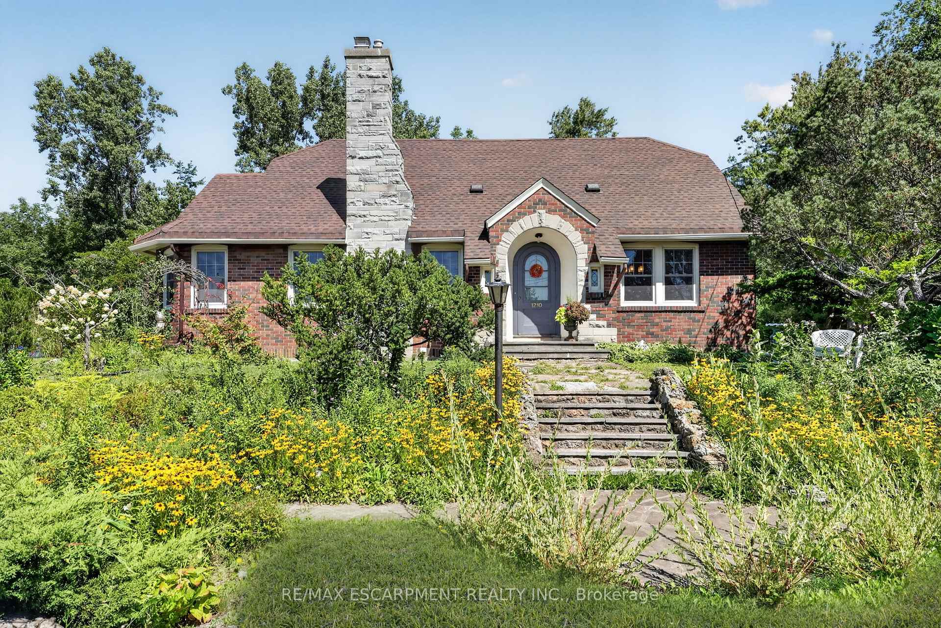 1210 Garrison Road, Fort Erie, ON, exterior