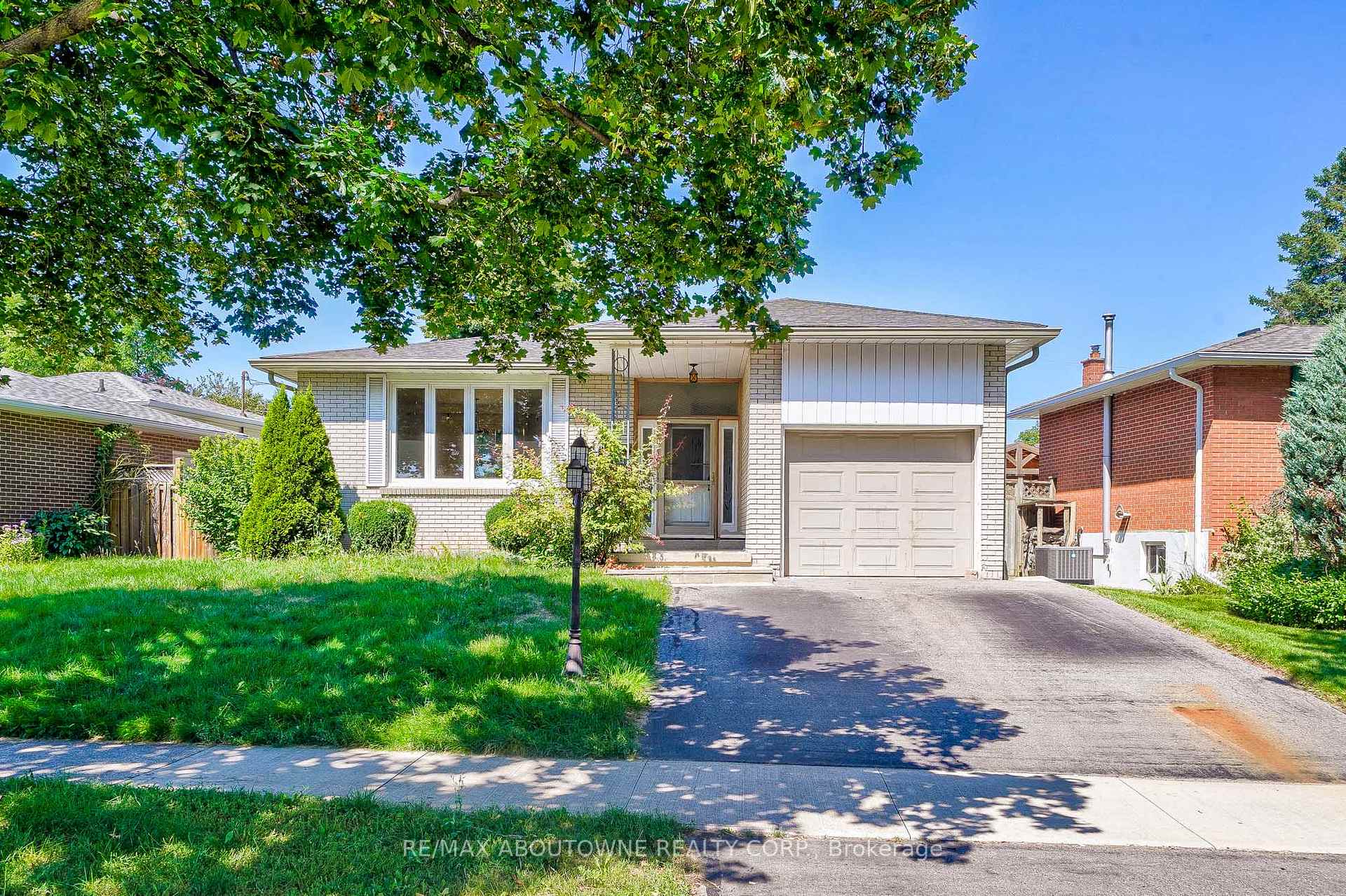 Lower - 4395 Longmoor Drive, Burlington, ON, exterior