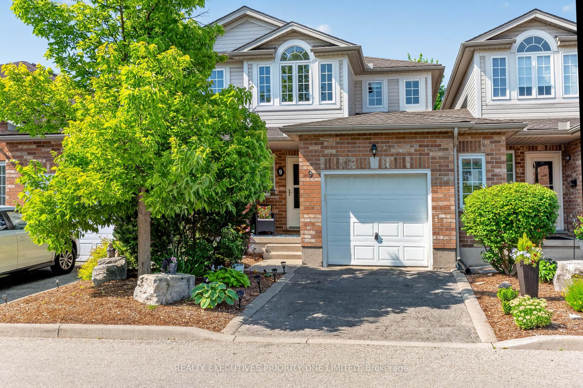9 - 37 Bond Court, Guelph, ON, exterior