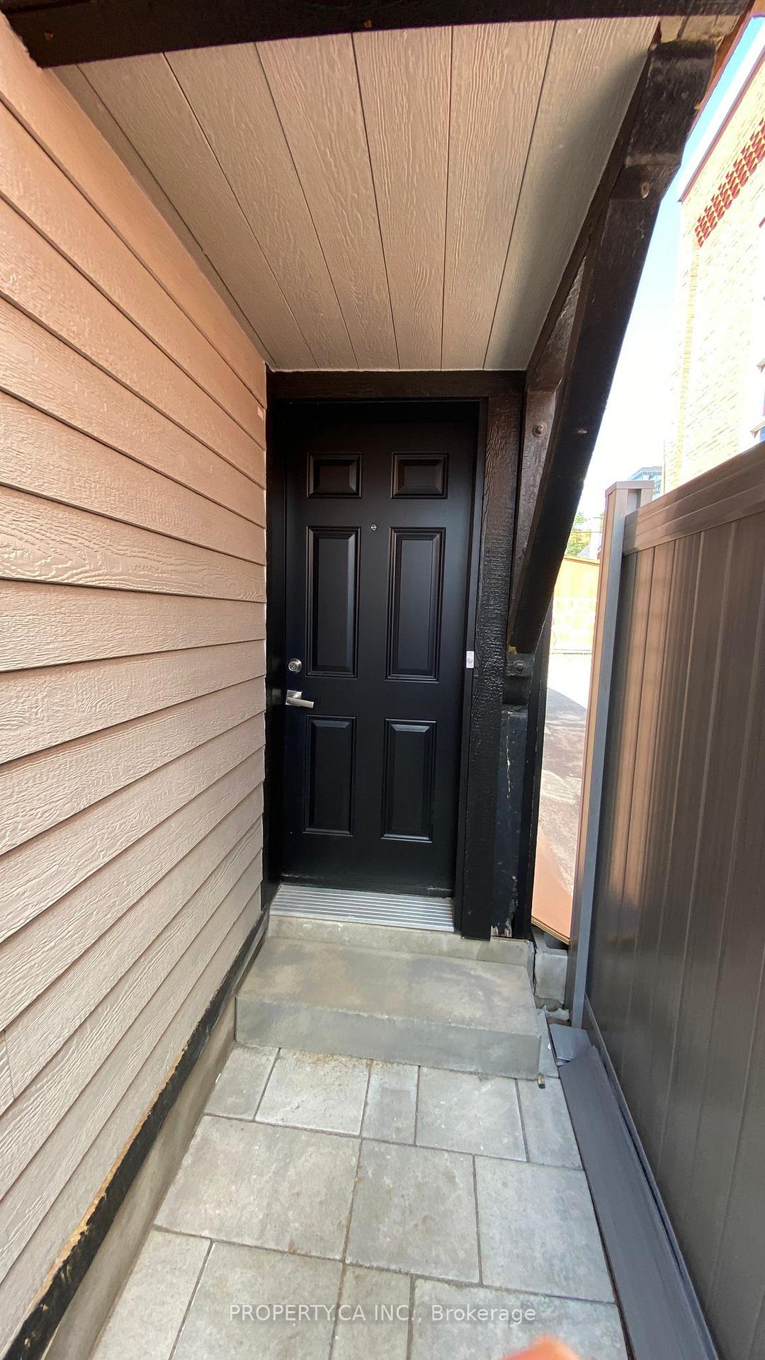 B - 395 Gladstone Avenue, Ottawa Centre, ON, exterior