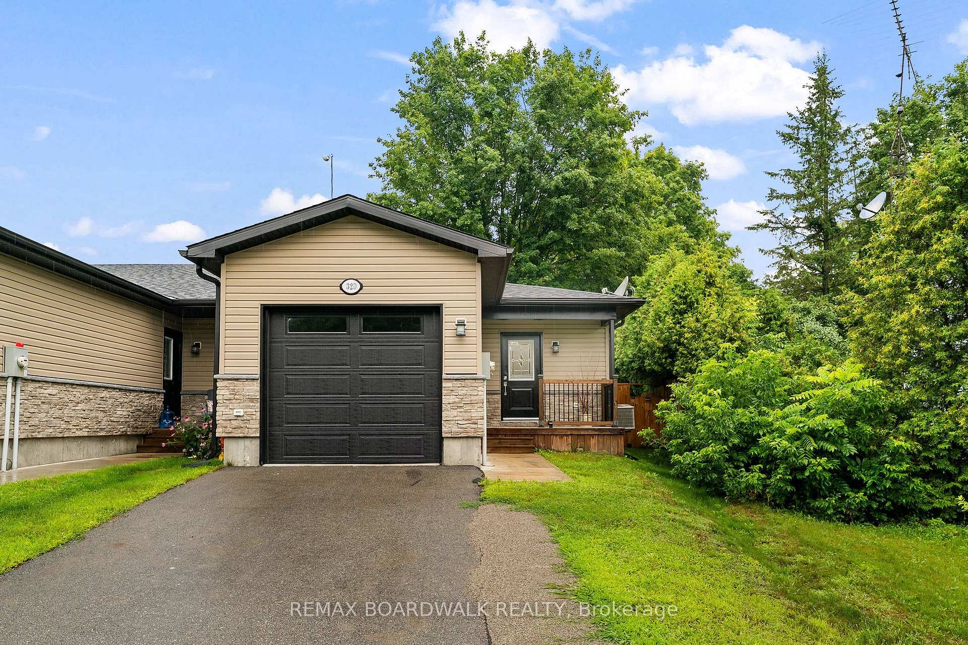 D - 32 David Street, Edwardsburgh/Cardinal, ON, exterior