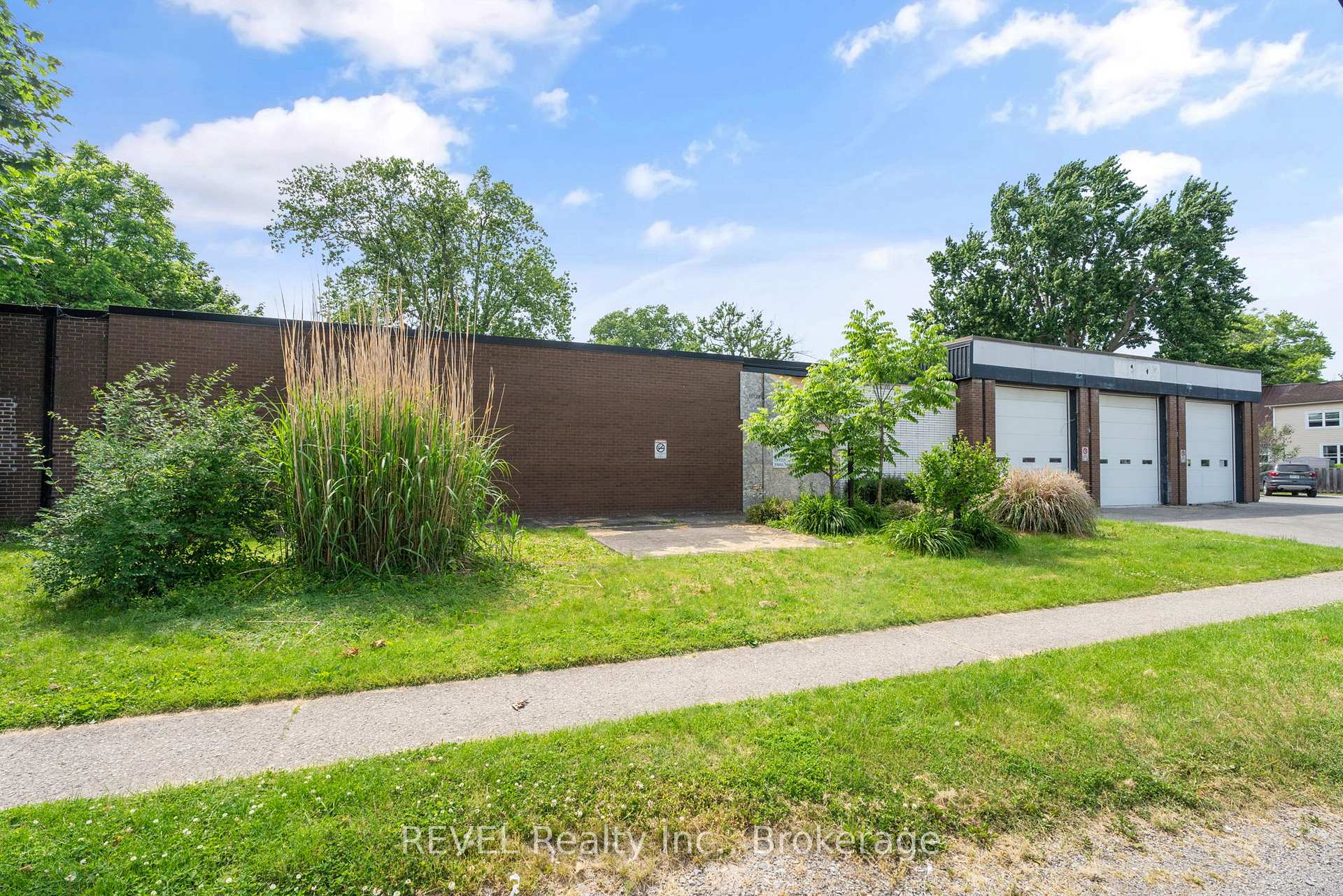 271 RIDGEWAY Road, Fort Erie, ON, exterior