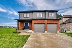 885 Binning Street W, North Perth, ON, exterior