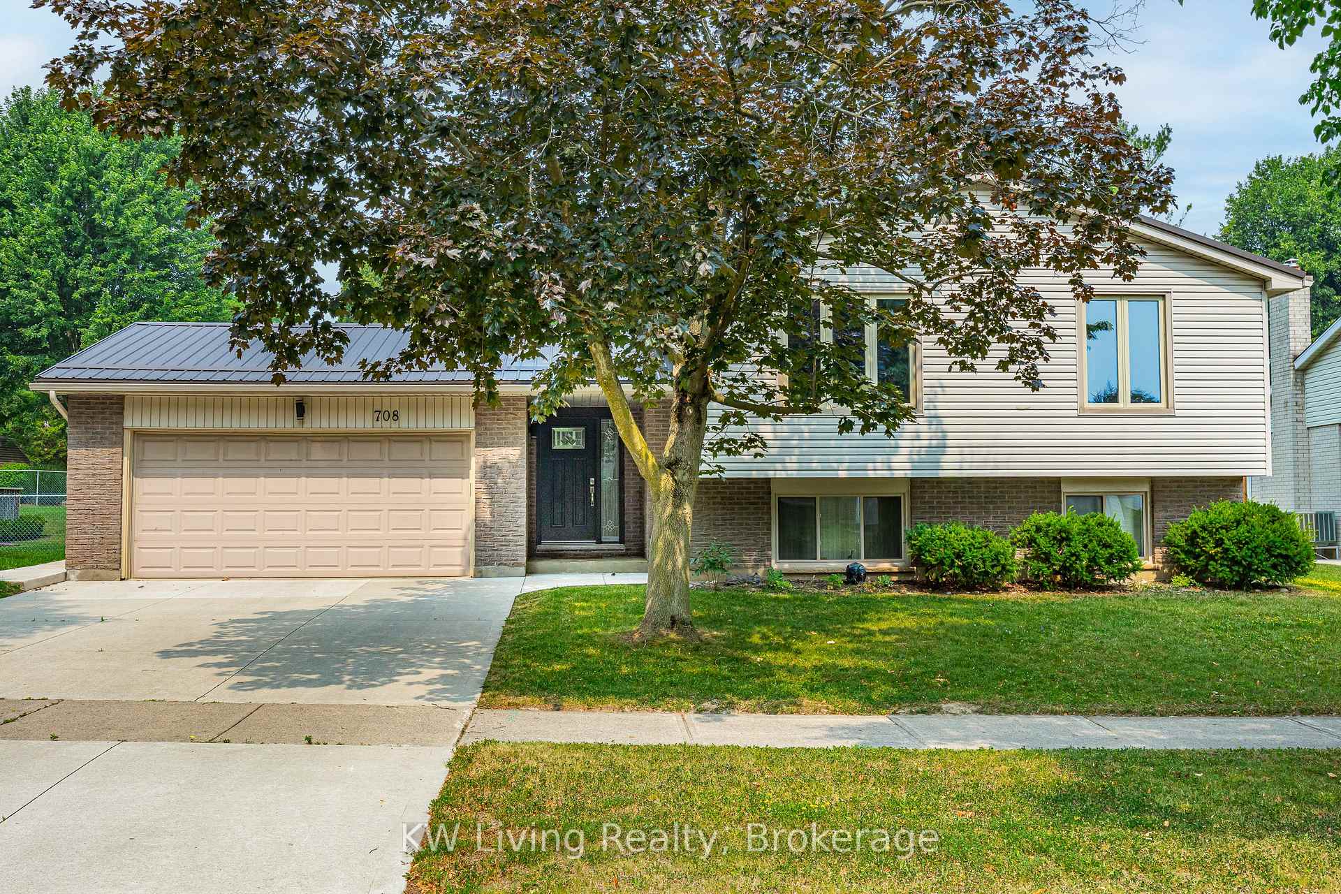 708 VILLAGE GREEN Avenue, London South, ON, exterior