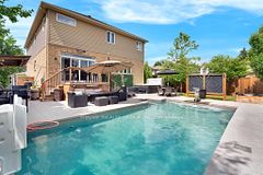 1903 Jubilee Crescent, London North, ON, exterior