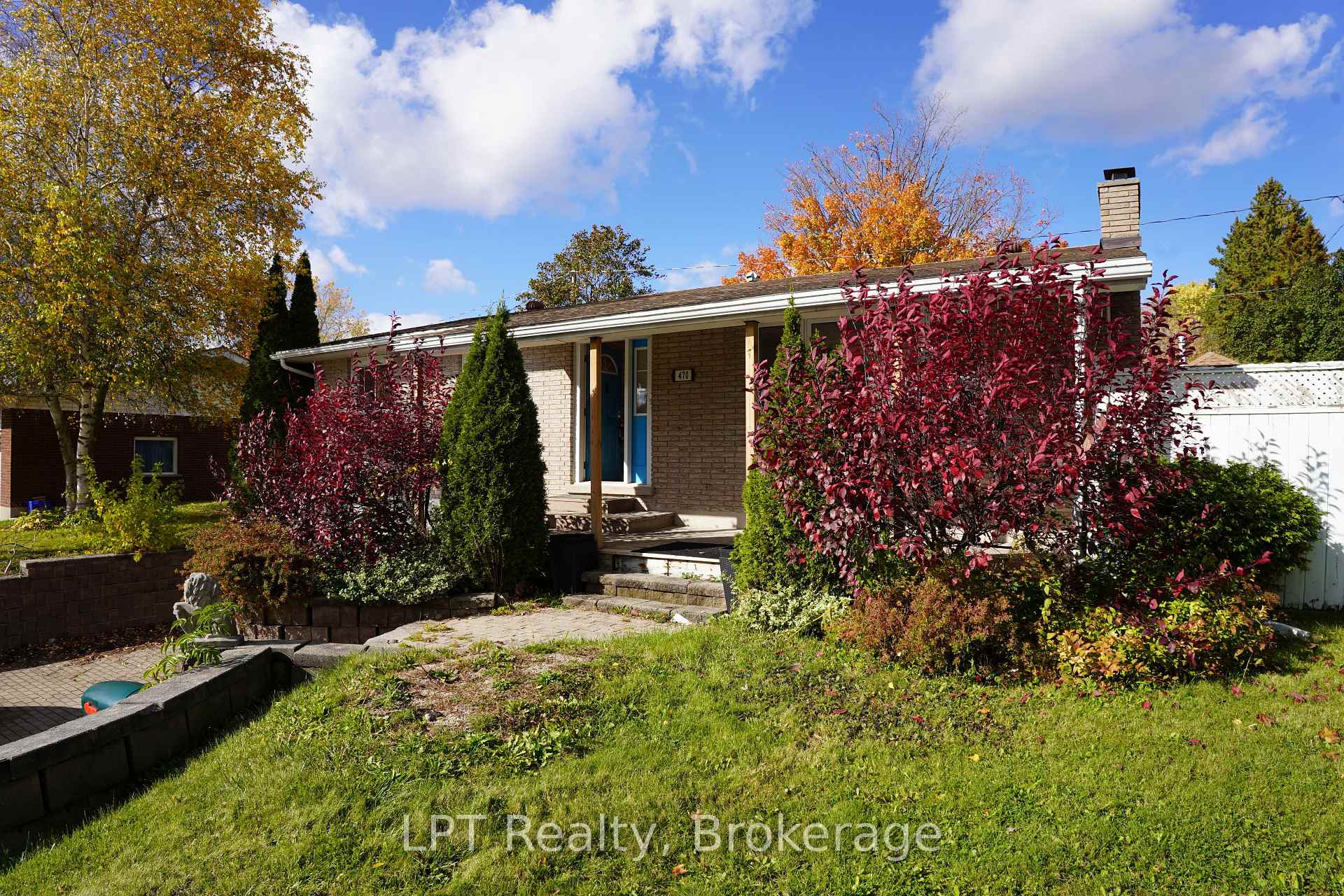 470 7th Street, Hanover, ON, exterior
