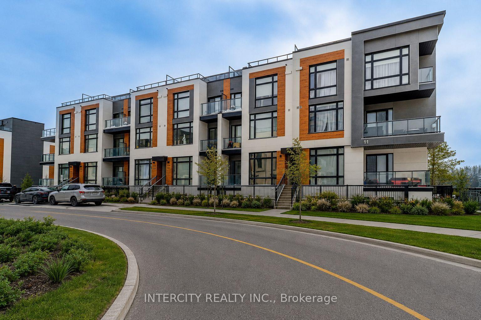 1504 - 11 David Eyer Road, Richmond Hill, ON, exterior