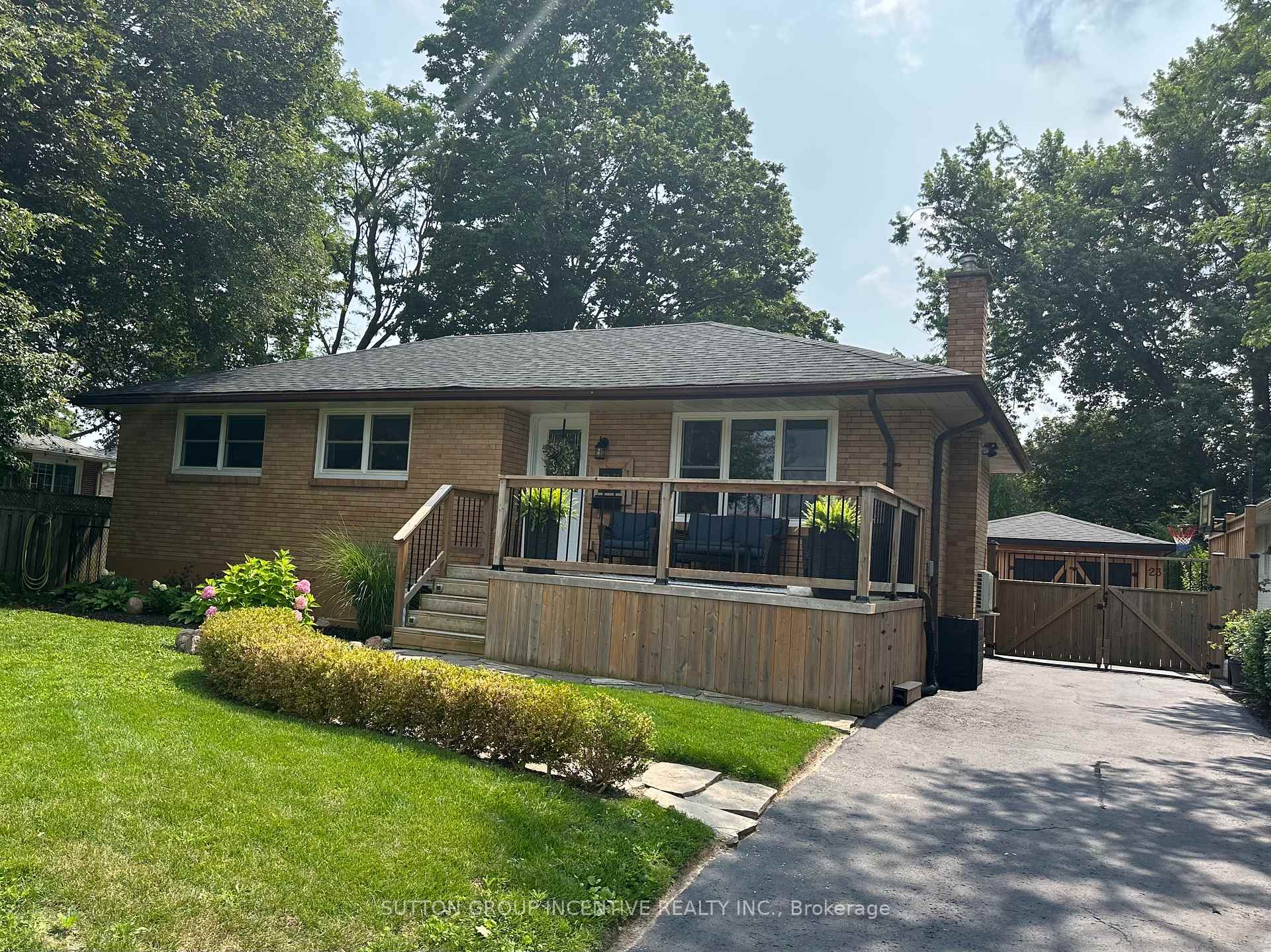 23 Northpark Road, Barrie, ON, exterior