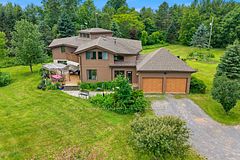 2576 Howe Island Drive, Frontenac Islands, ON, exterior