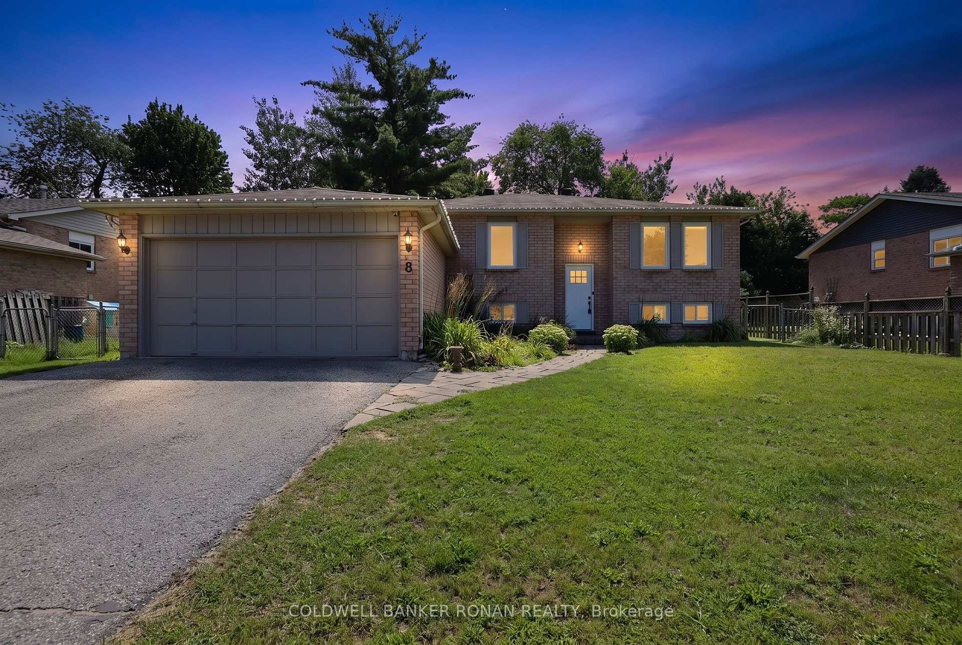 8 McCarthy Crescent, Essa, ON, exterior