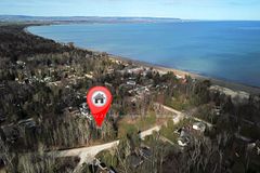 32 Sunnidale Road N, Wasaga Beach, ON, exterior
