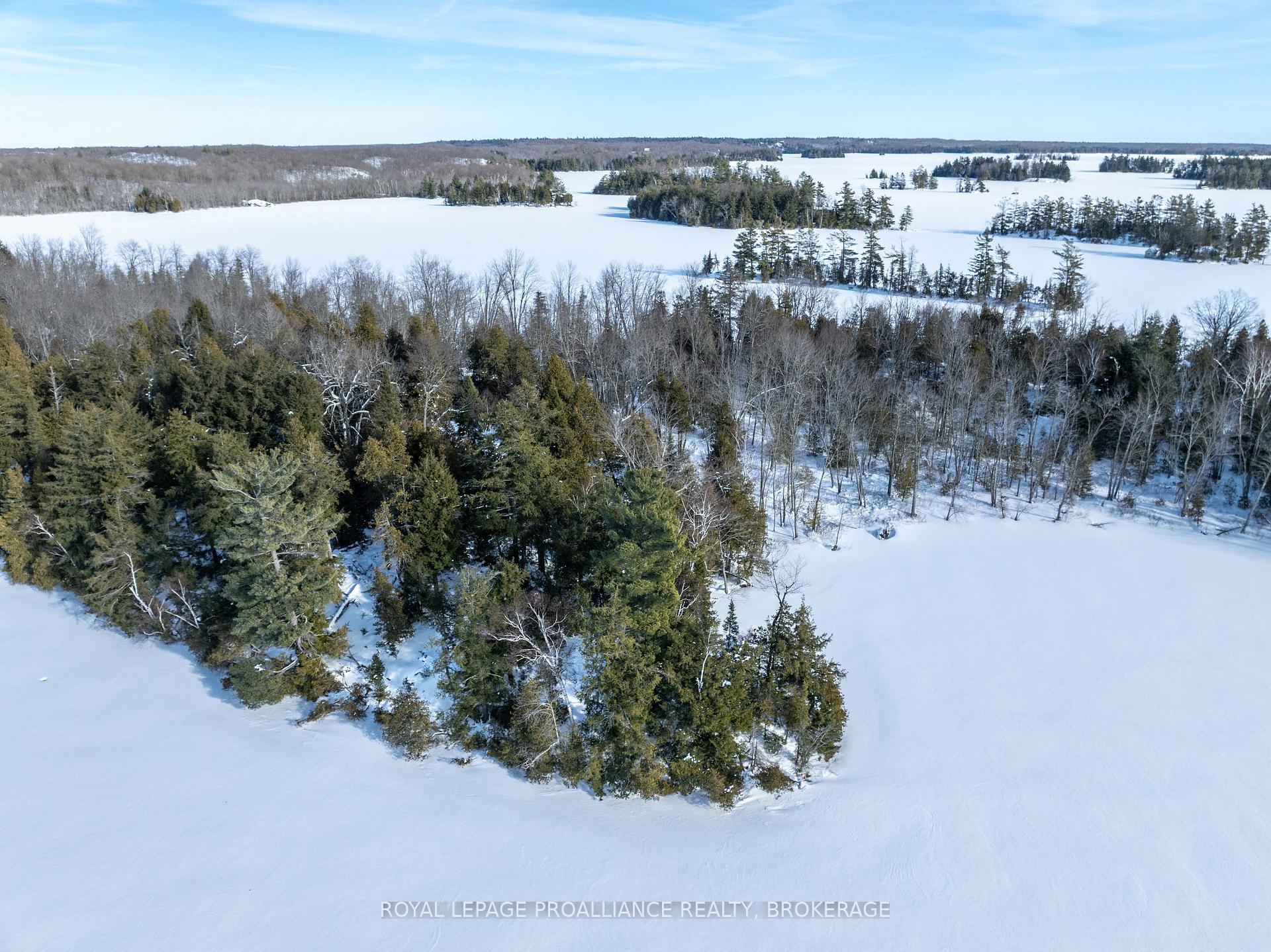 PT Island B Gracey's Island, Frontenac, ON, exterior