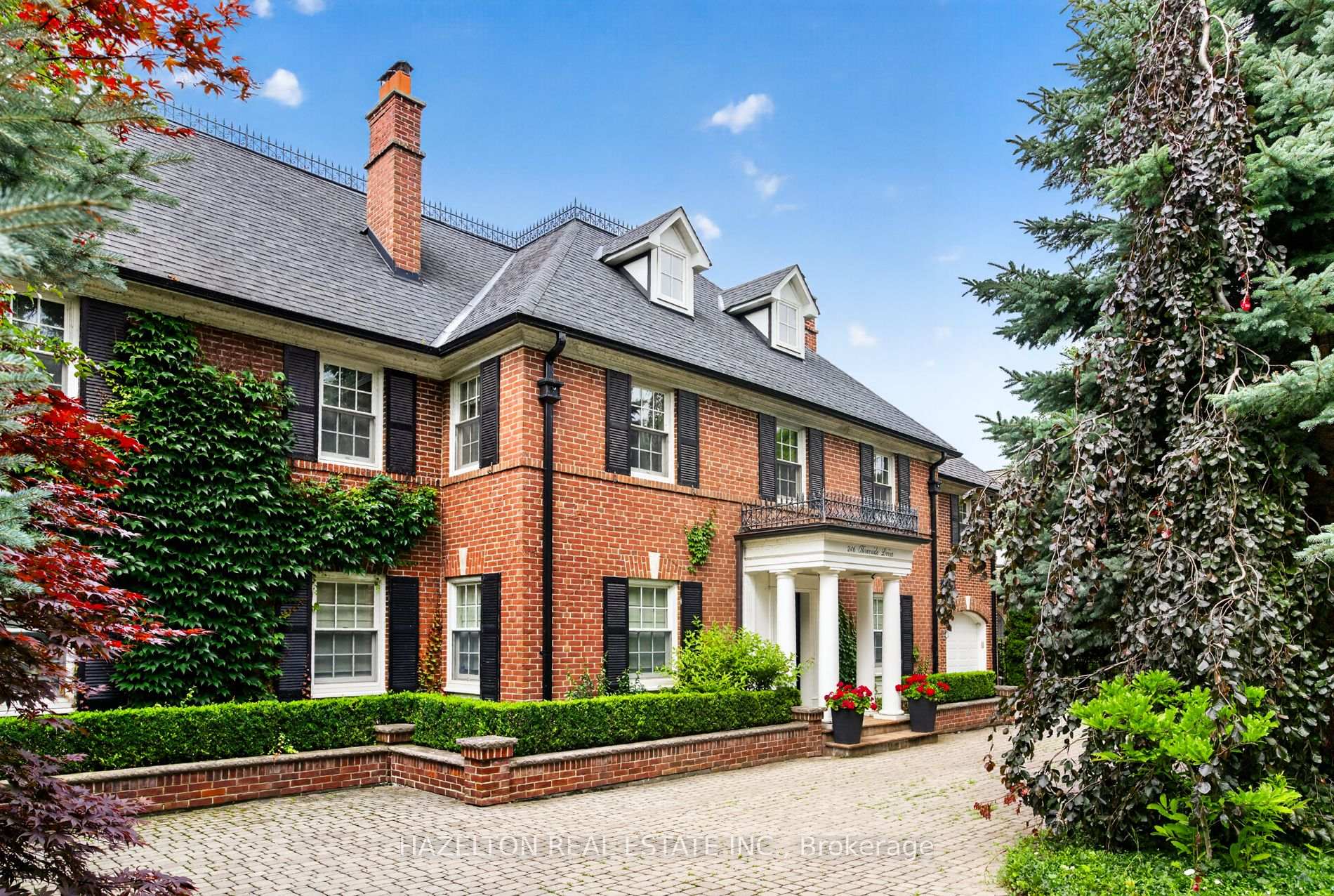 246 Riverside Drive, Toronto W01, ON, exterior