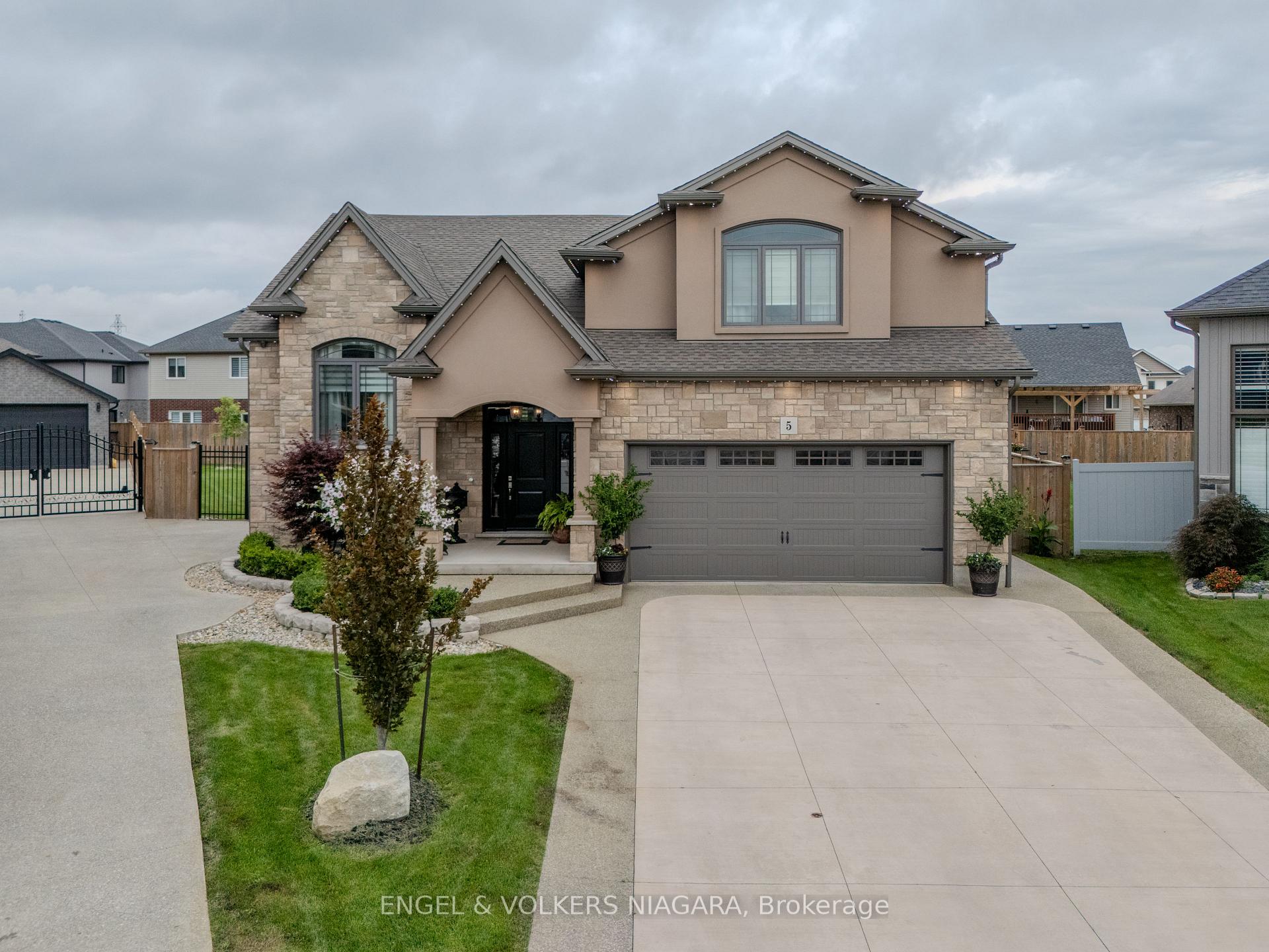 5 Delicious Court, Thorold, ON, exterior