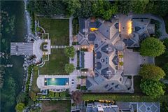 2054 Lakeshore Road E, Oakville, ON, exterior