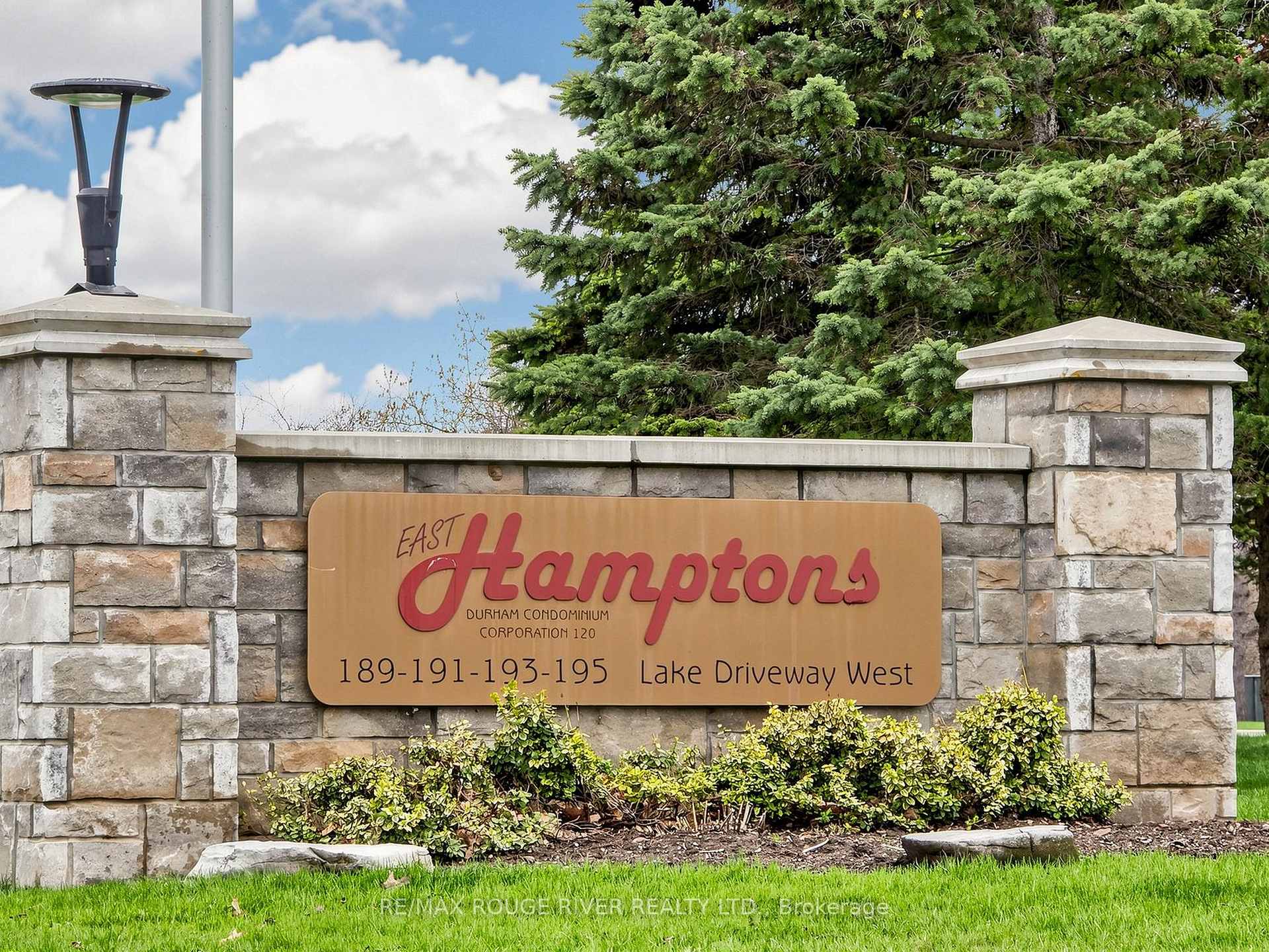 315 - 191 Lake Driveway N/A W, Ajax, ON, exterior