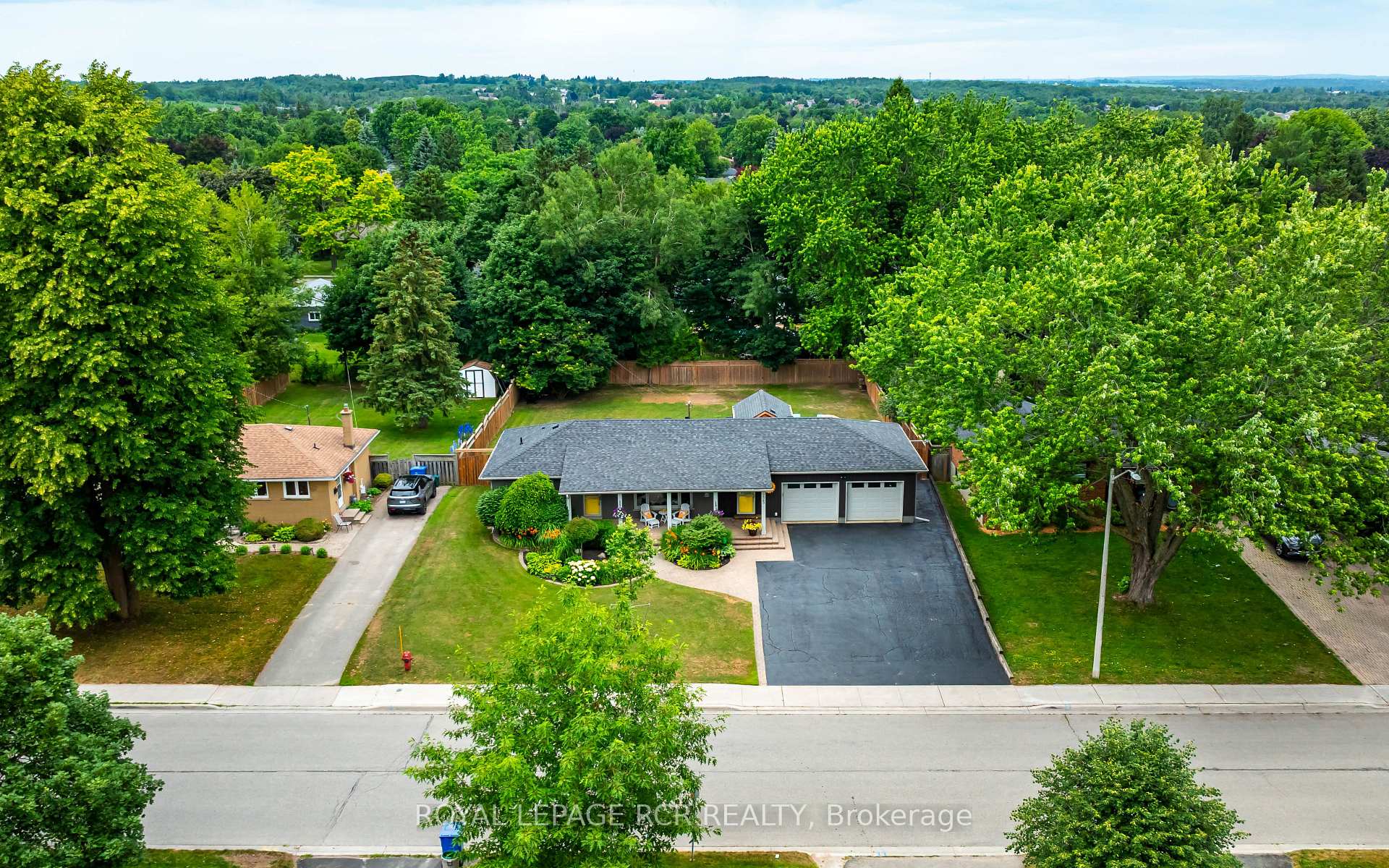 225 Zina Street, Orangeville, ON, exterior