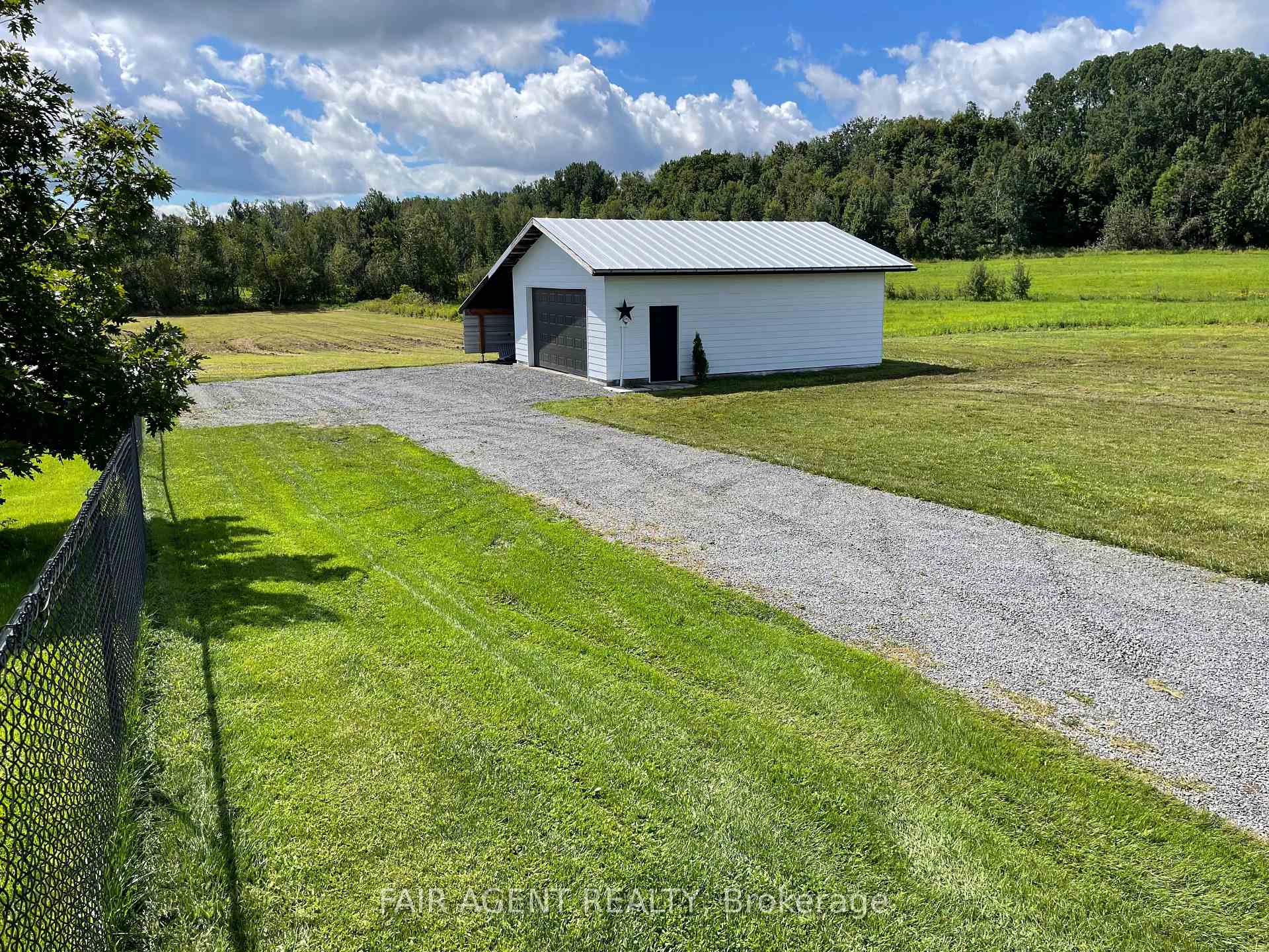 2130 Du Golf Road, Clarence-Rockland, ON, exterior