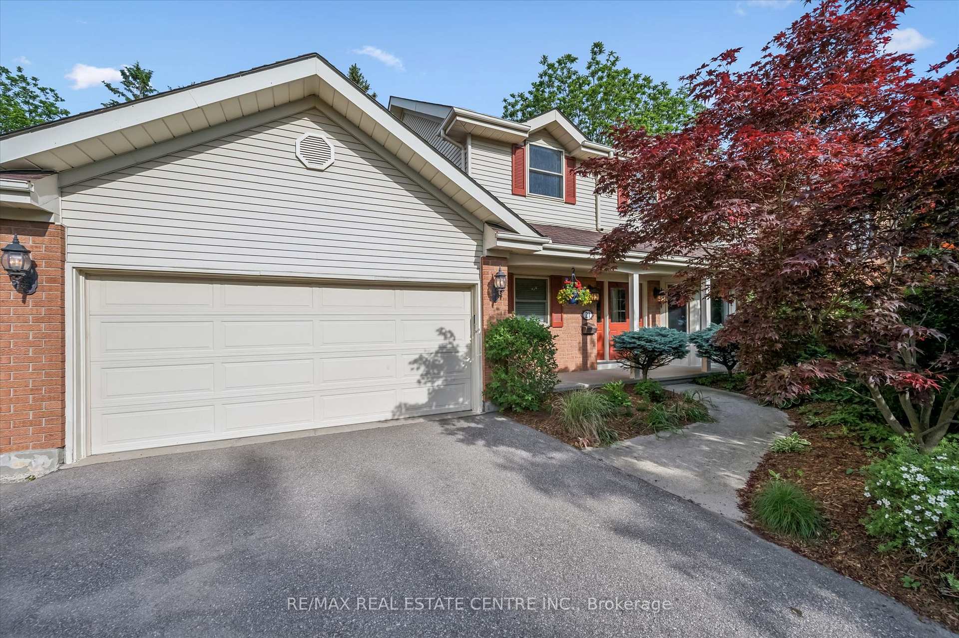 21 Tinatawa Court, Kitchener, ON, exterior