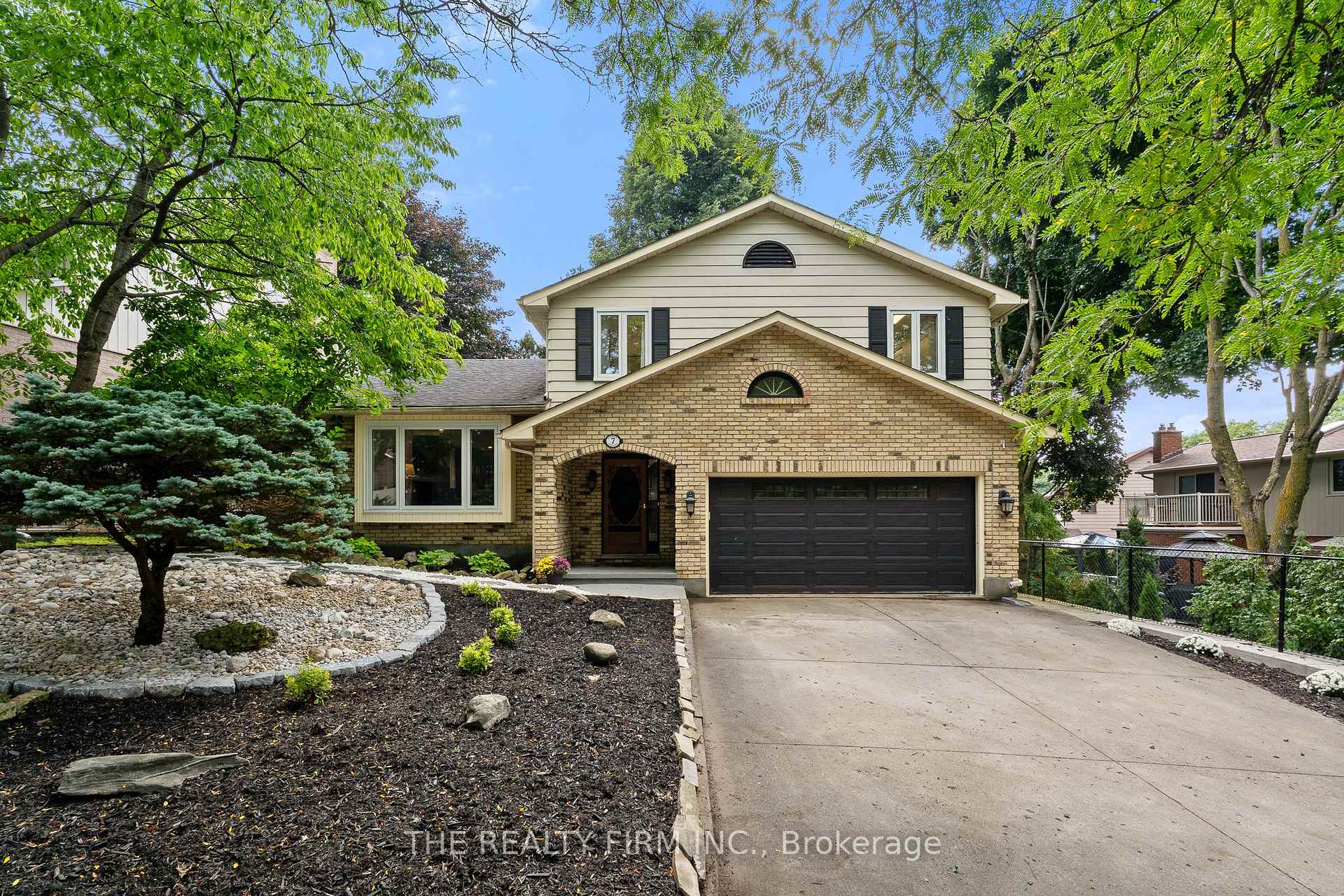 7 Somerset Crescent, London South, ON, exterior