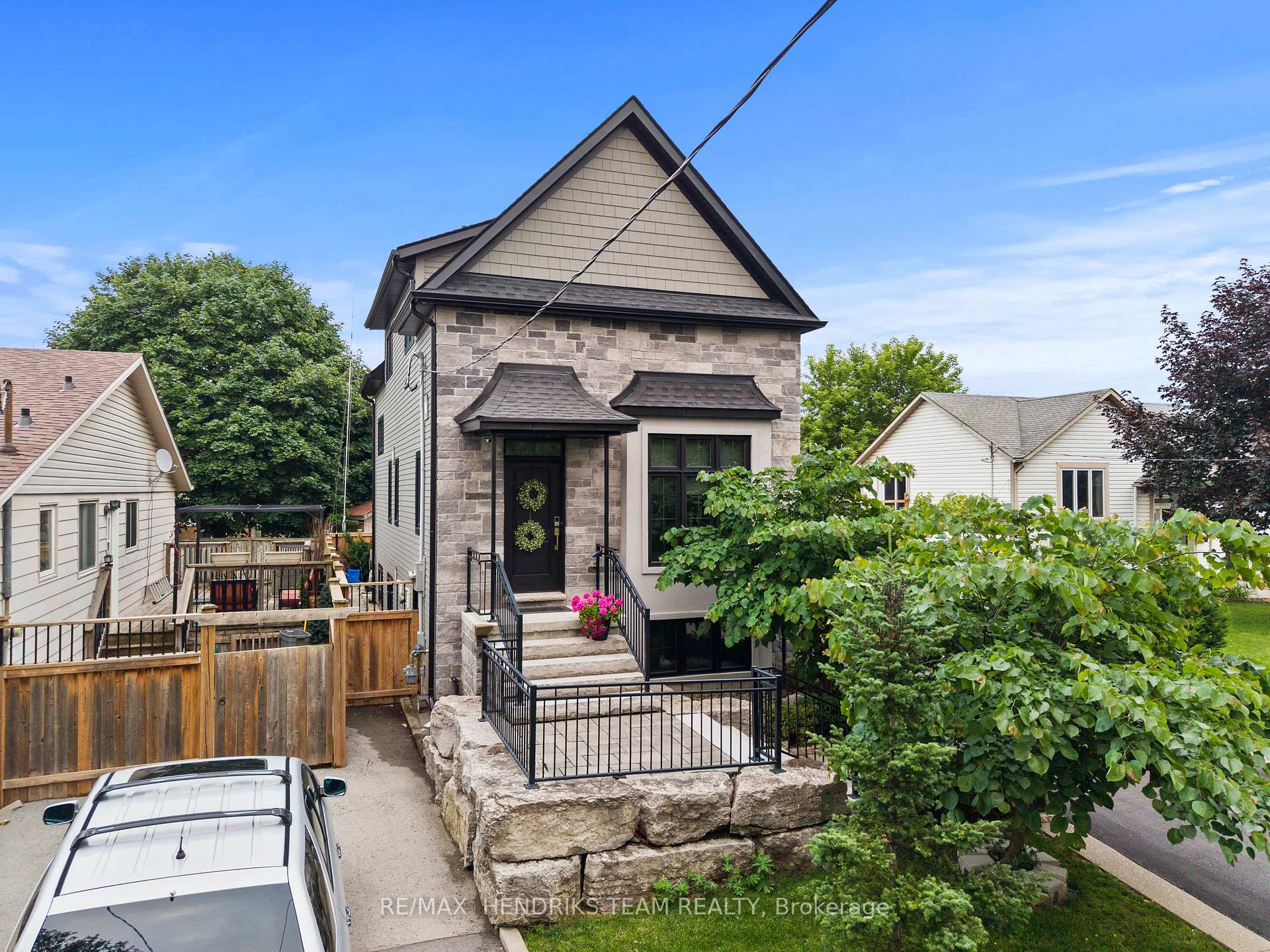 8 Stanmary Drive, St. Catharines, ON, exterior