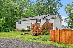 102 Moorhead Drive, Carp - Dunrobin - Huntley - Fitzroy and Area, ON, exterior