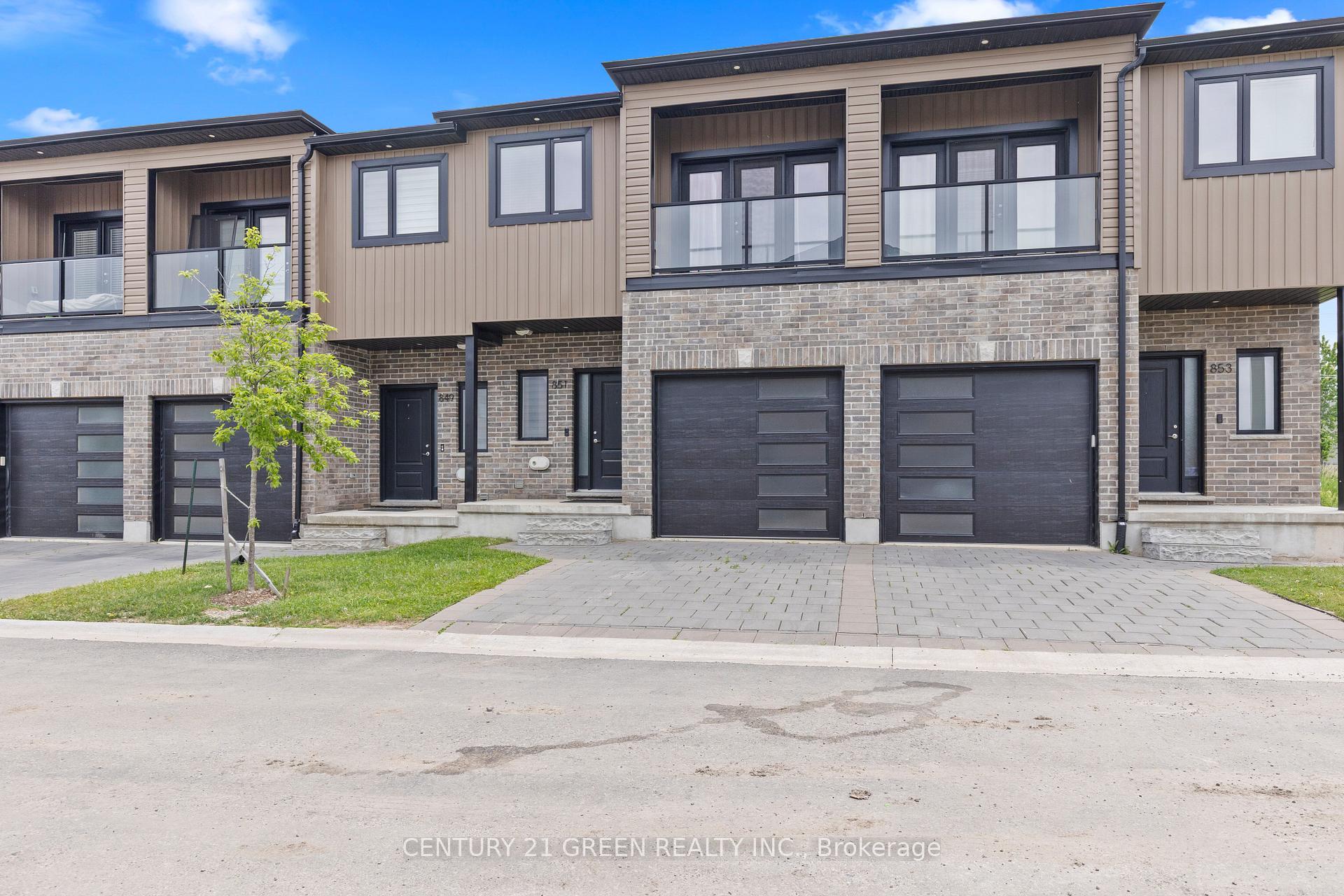 851 Sarnia Road, London North, ON, exterior