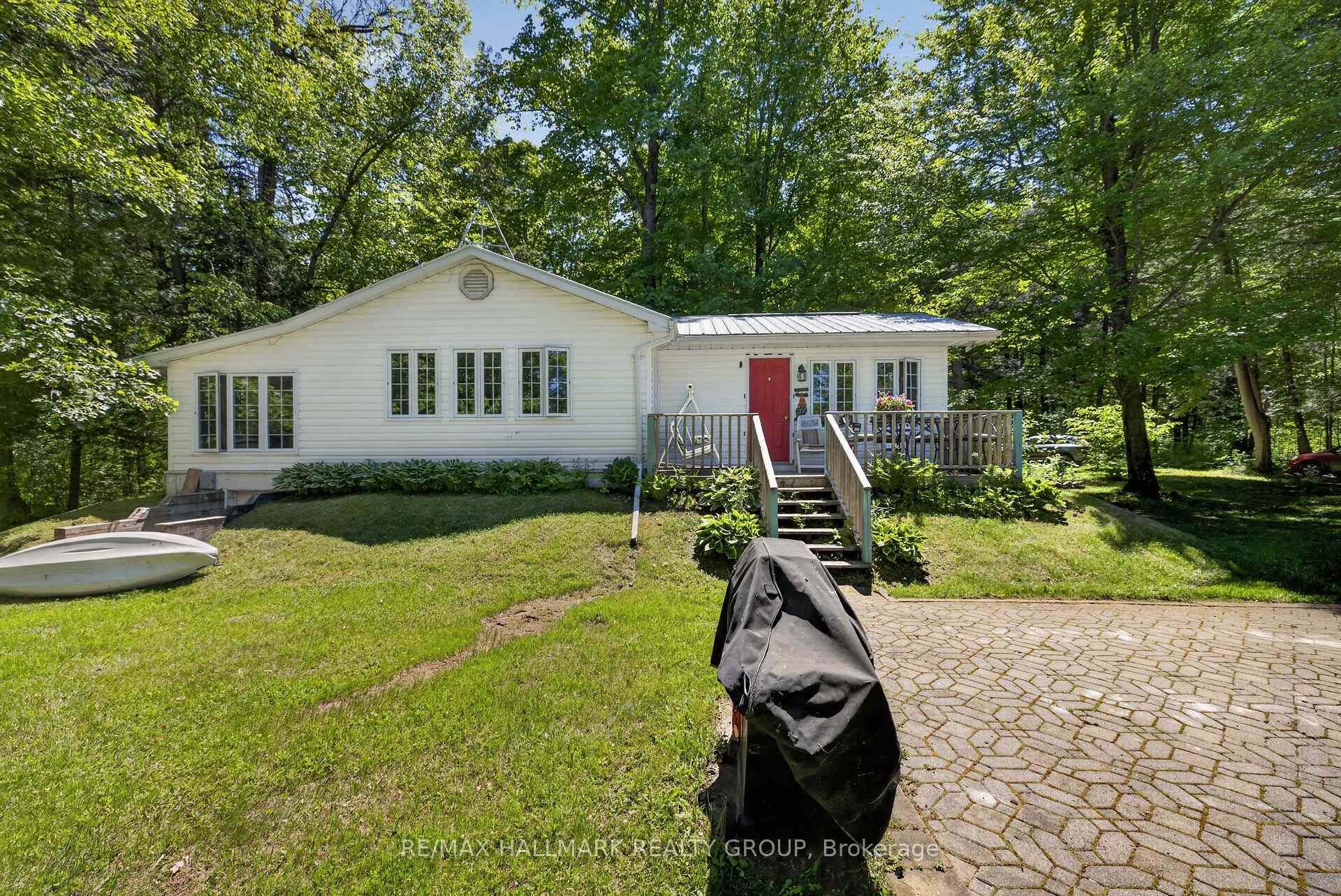 2432 Bathurst 2nd Concession, Tay Valley, ON, exterior
