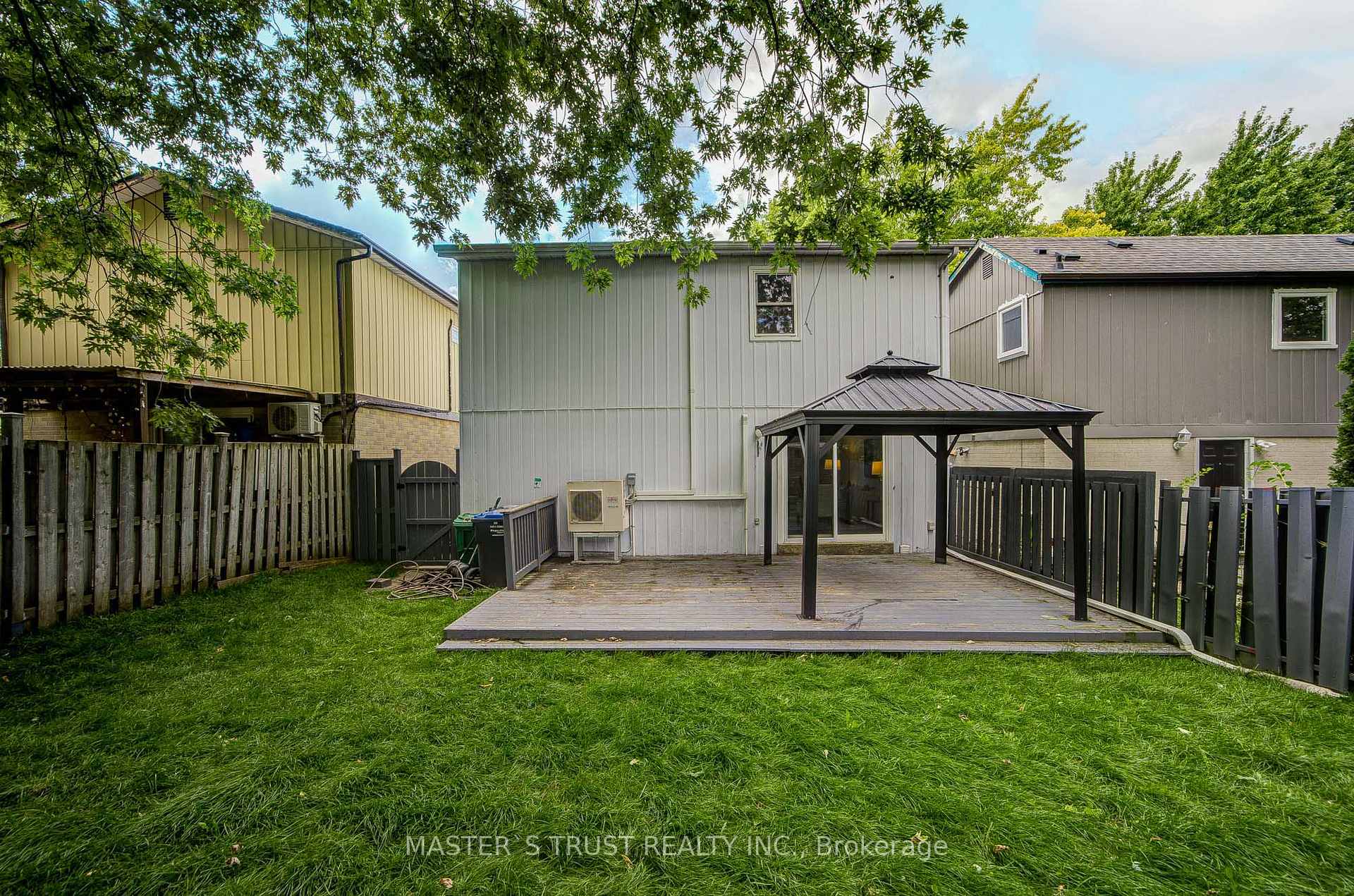 4 Gatsby Square, Brampton, ON, exterior