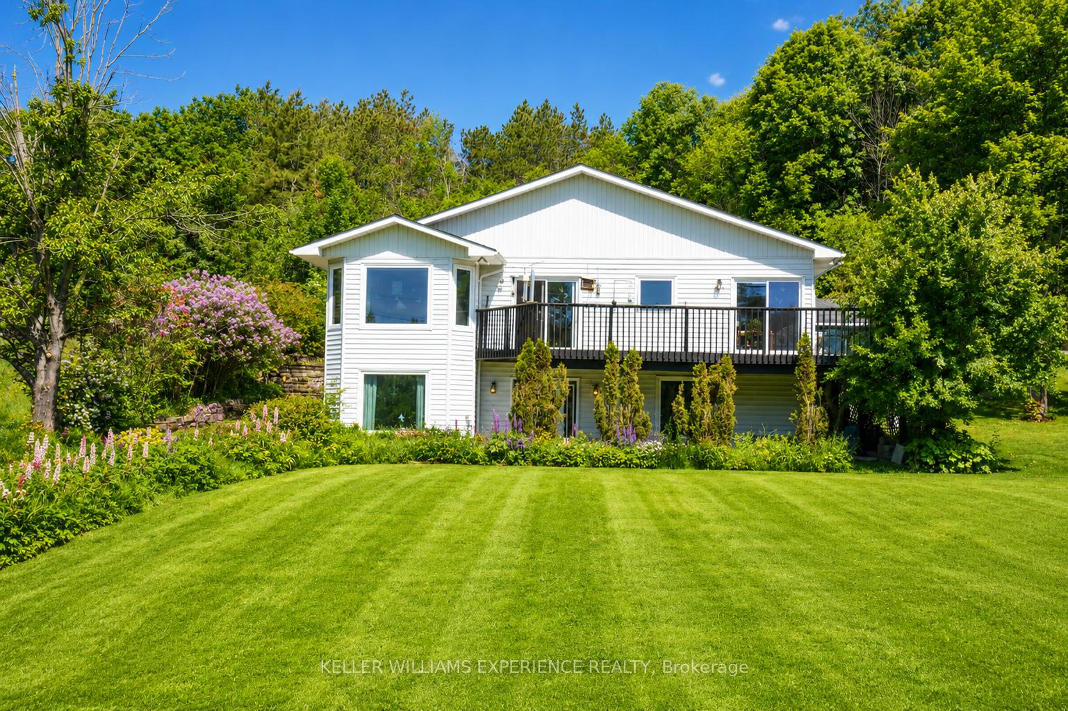 203 Santas Village Road, Bracebridge, ON, exterior