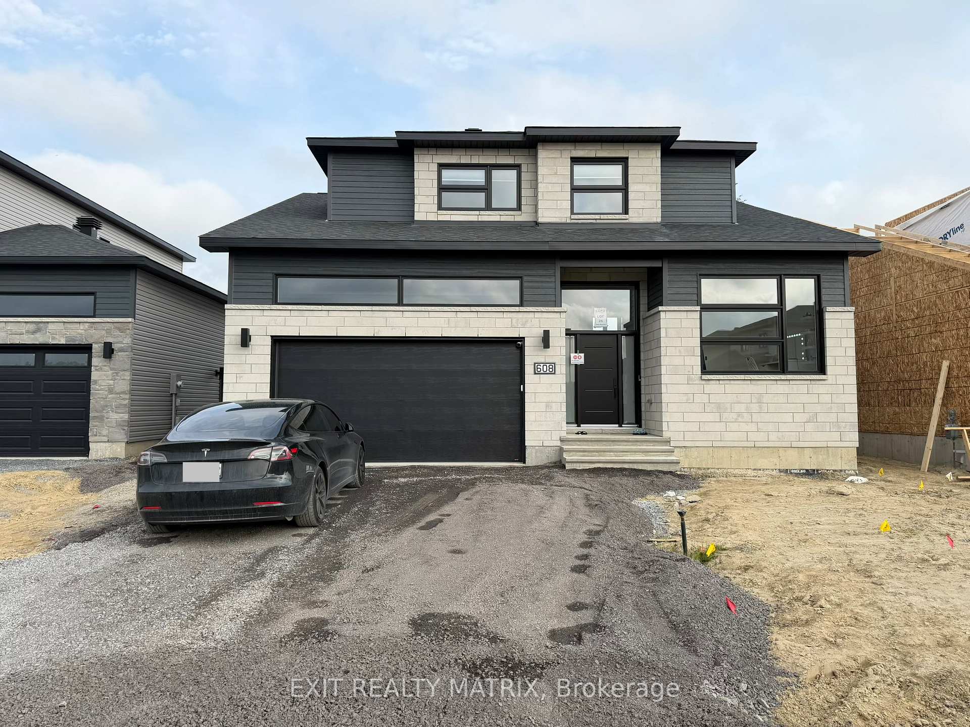 B - 608 Hector Court, Russell, ON, exterior