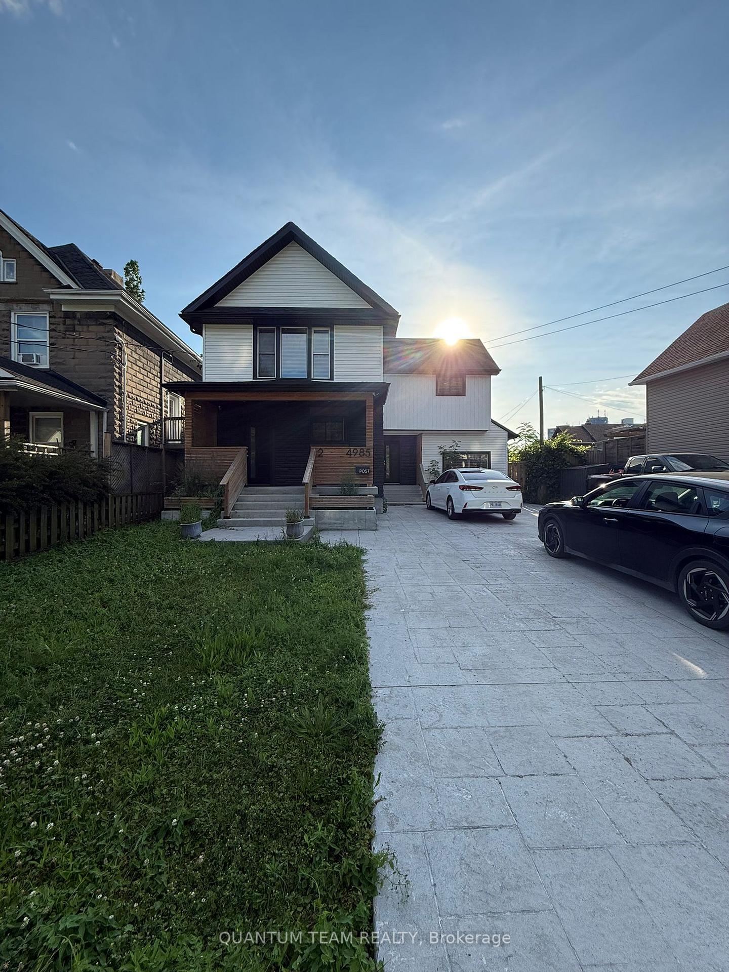 UNIT 2 - 4985 CRYSLER Avenue, Niagara Falls, ON, exterior