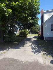 40 Oakwood Street, Port Colborne, ON, exterior