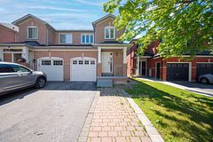21 Penguin Lane, Brampton, ON, exterior
