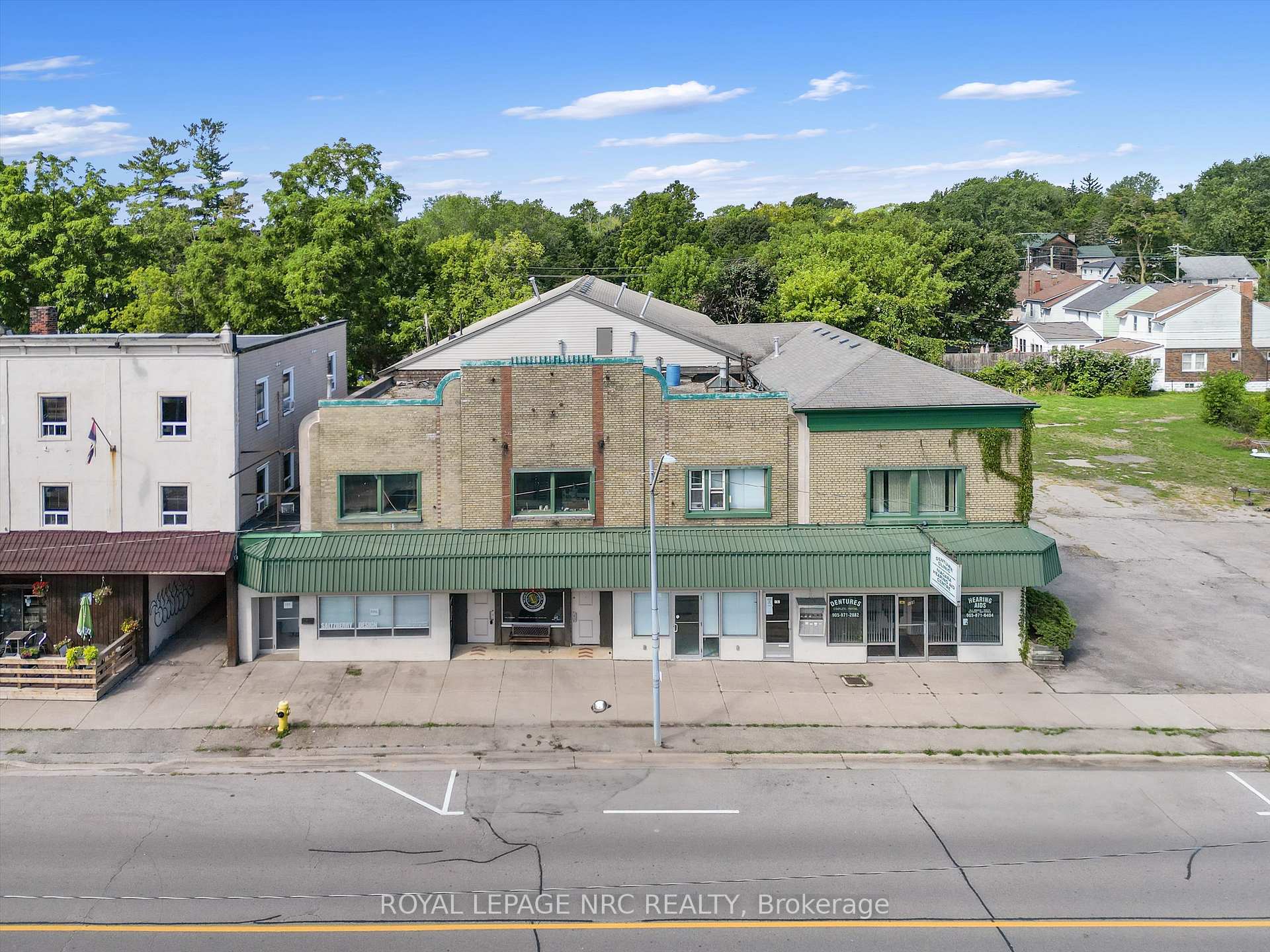 131-139 Niagara Boulevard, Fort Erie, ON, exterior