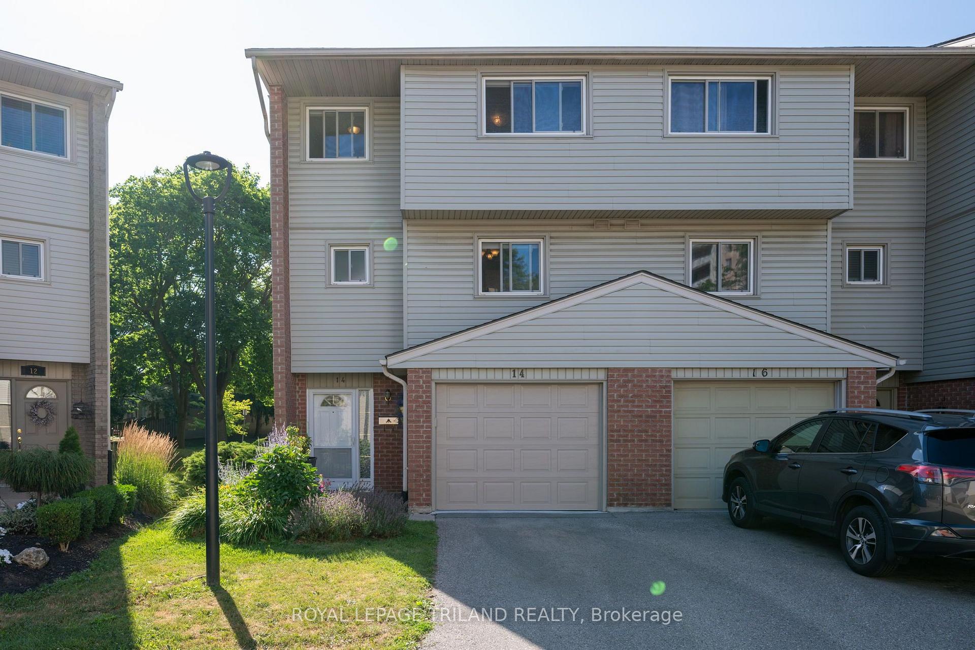 14 - 300 Sandringham Crescent, London South, ON, exterior
