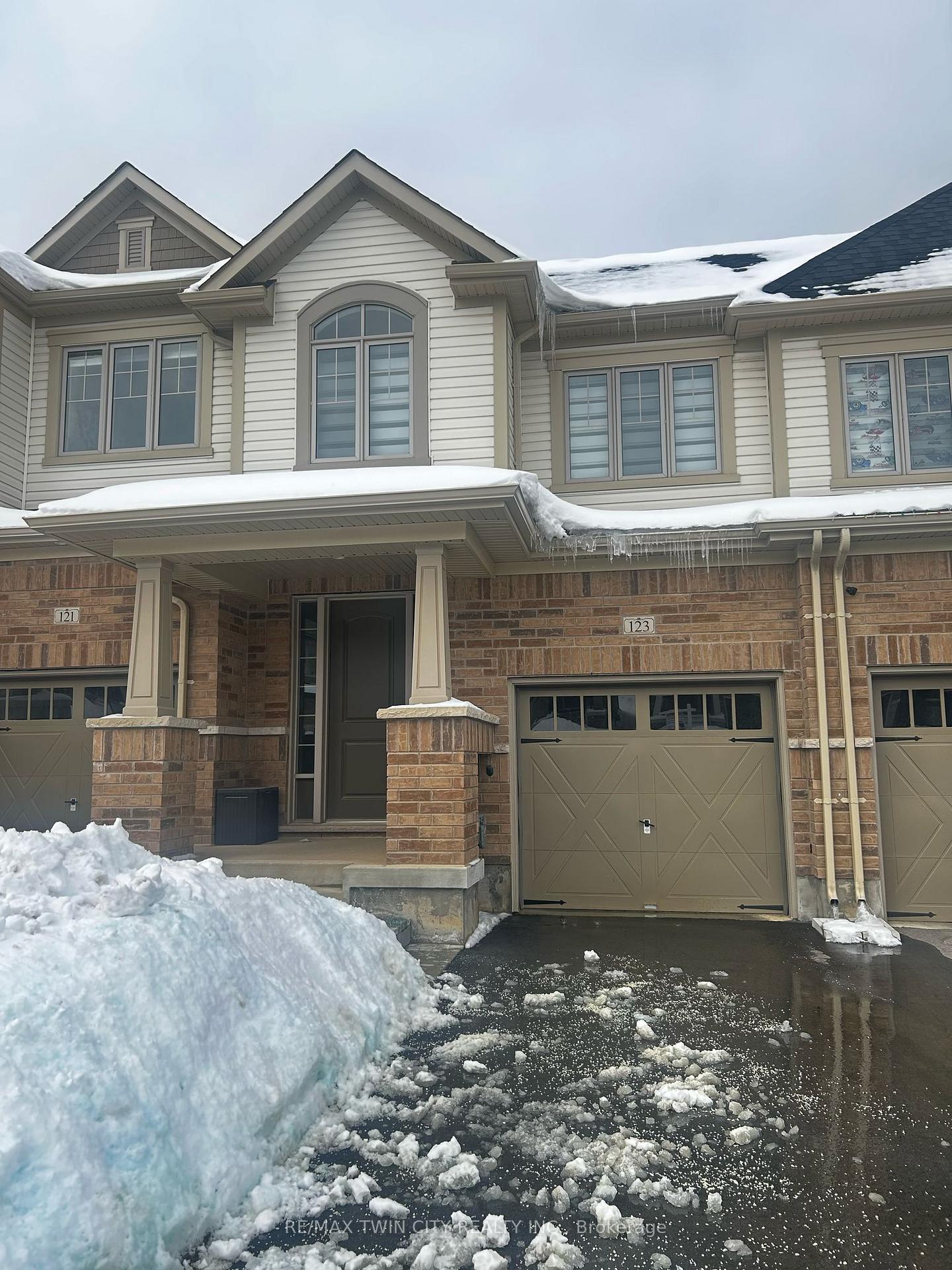 123 Broadacre Drive, Kitchener, ON, exterior