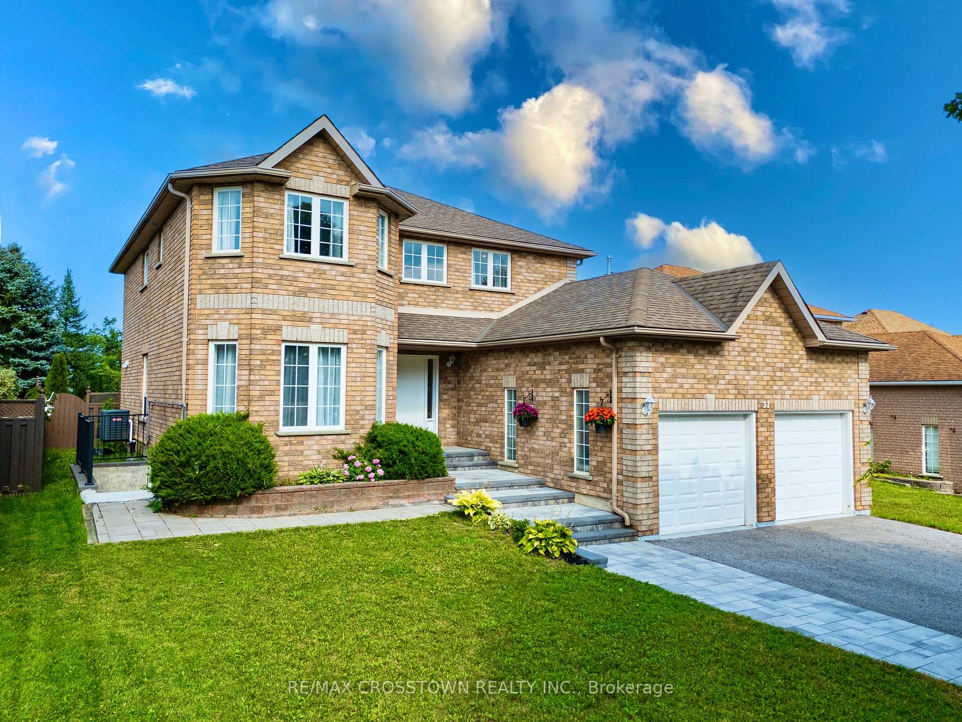 31 Logan Court, Barrie, ON, exterior