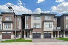 33 - 250 Finch Avenue, Pickering, ON, exterior