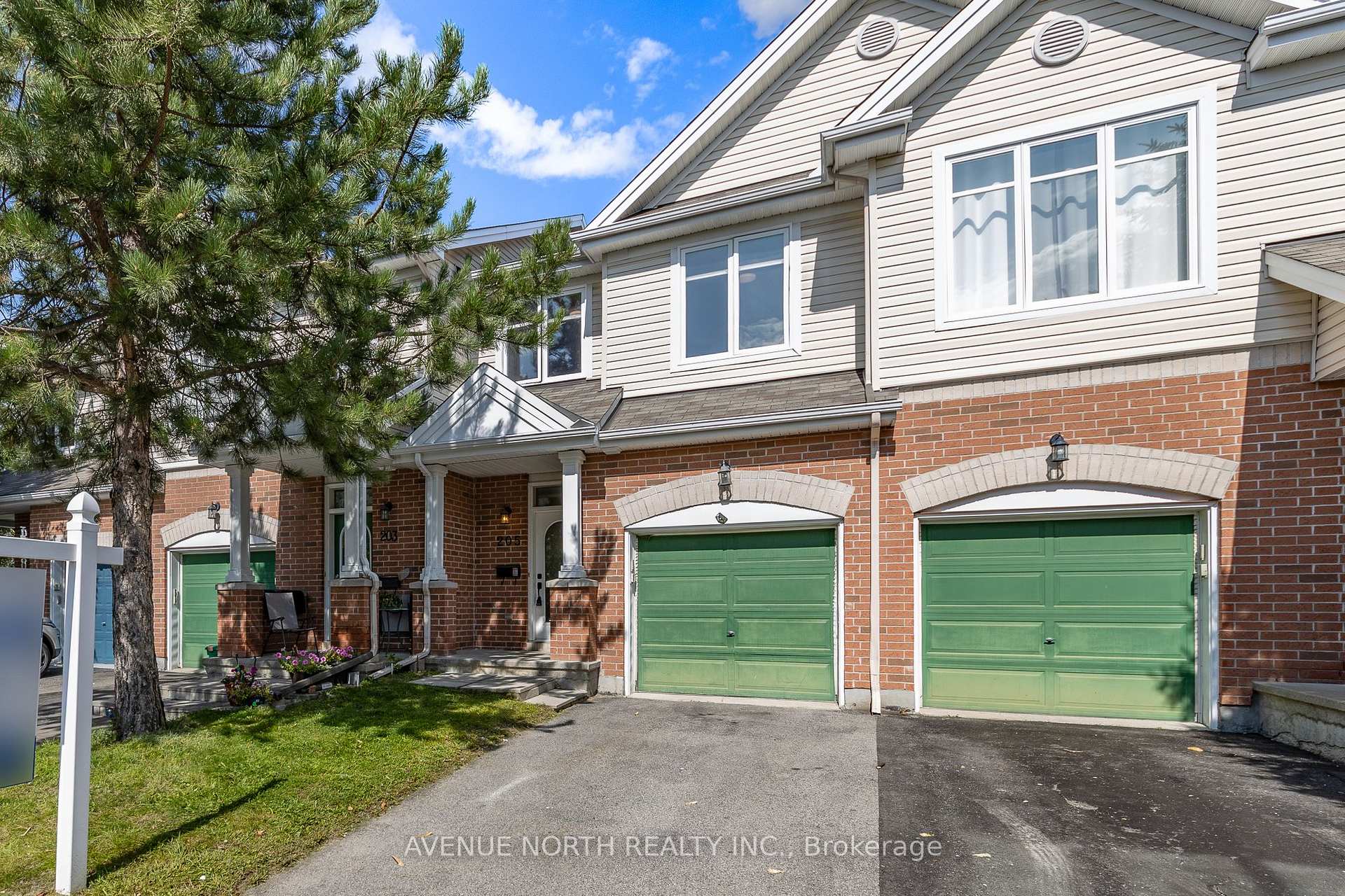 205 Hidden Meadow Avenue, Blossom Park - Airport and Area, ON, exterior