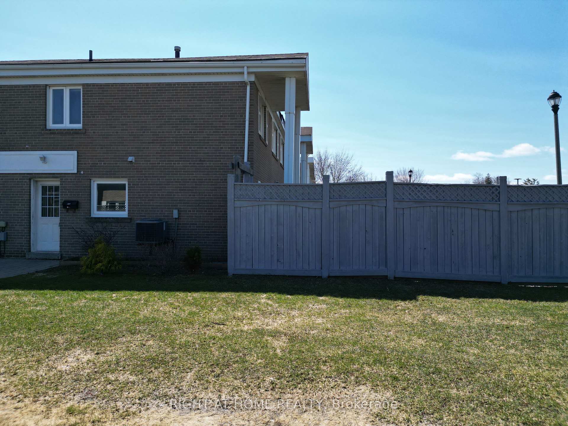 270 Town House Crescent, Brampton, ON, exterior