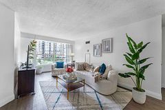 513 - 250 Webb Drive, Mississauga, ON, exterior