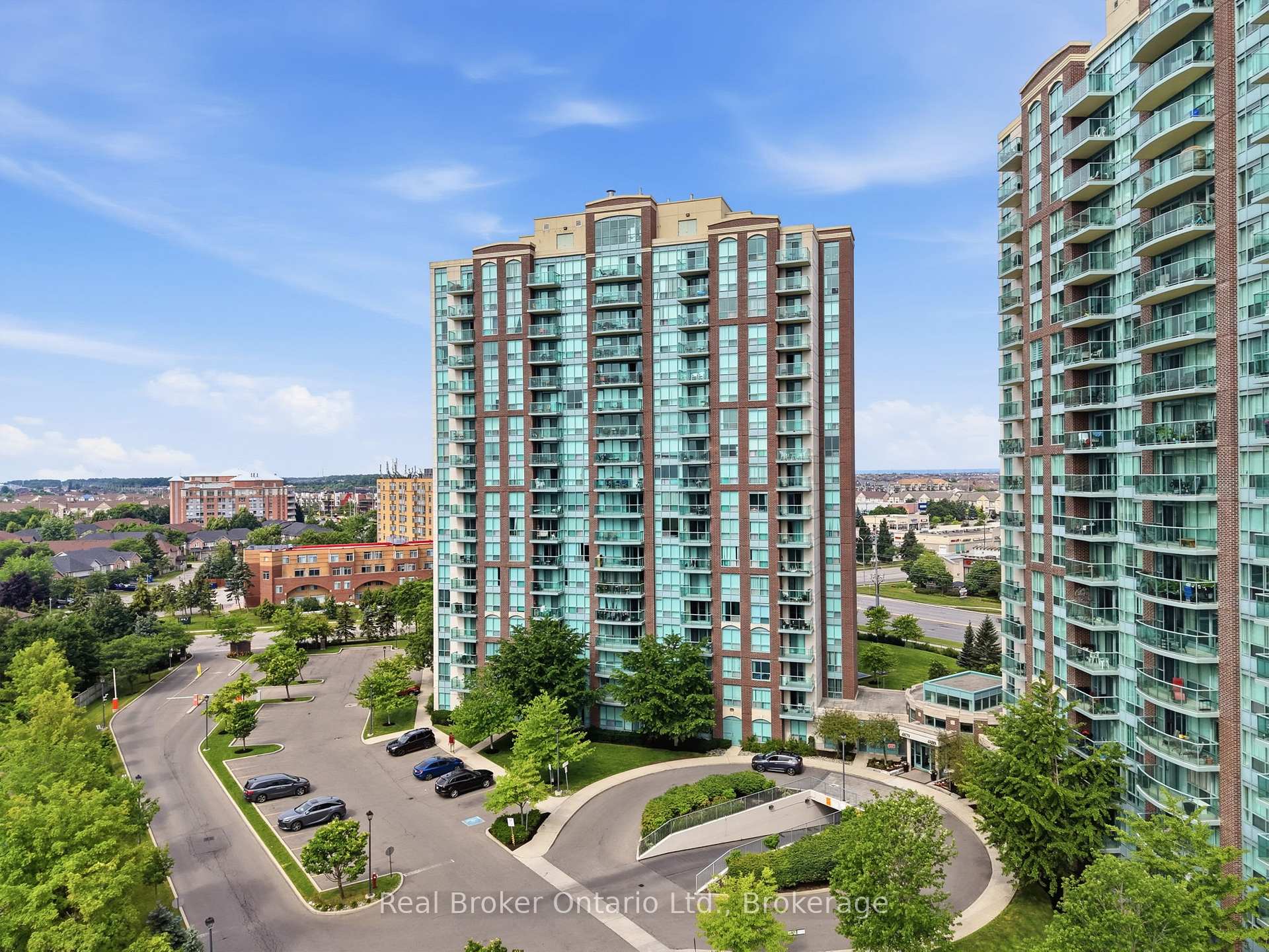902 - 4879 Kimbermount Avenue, Mississauga, ON, exterior