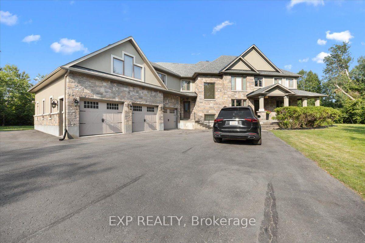 130 Ironstone Court, Stittsville - Munster - Richmond, ON, exterior