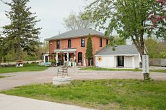 unit# 2 - 2102 Nathaway Drive, Selwyn, ON, exterior