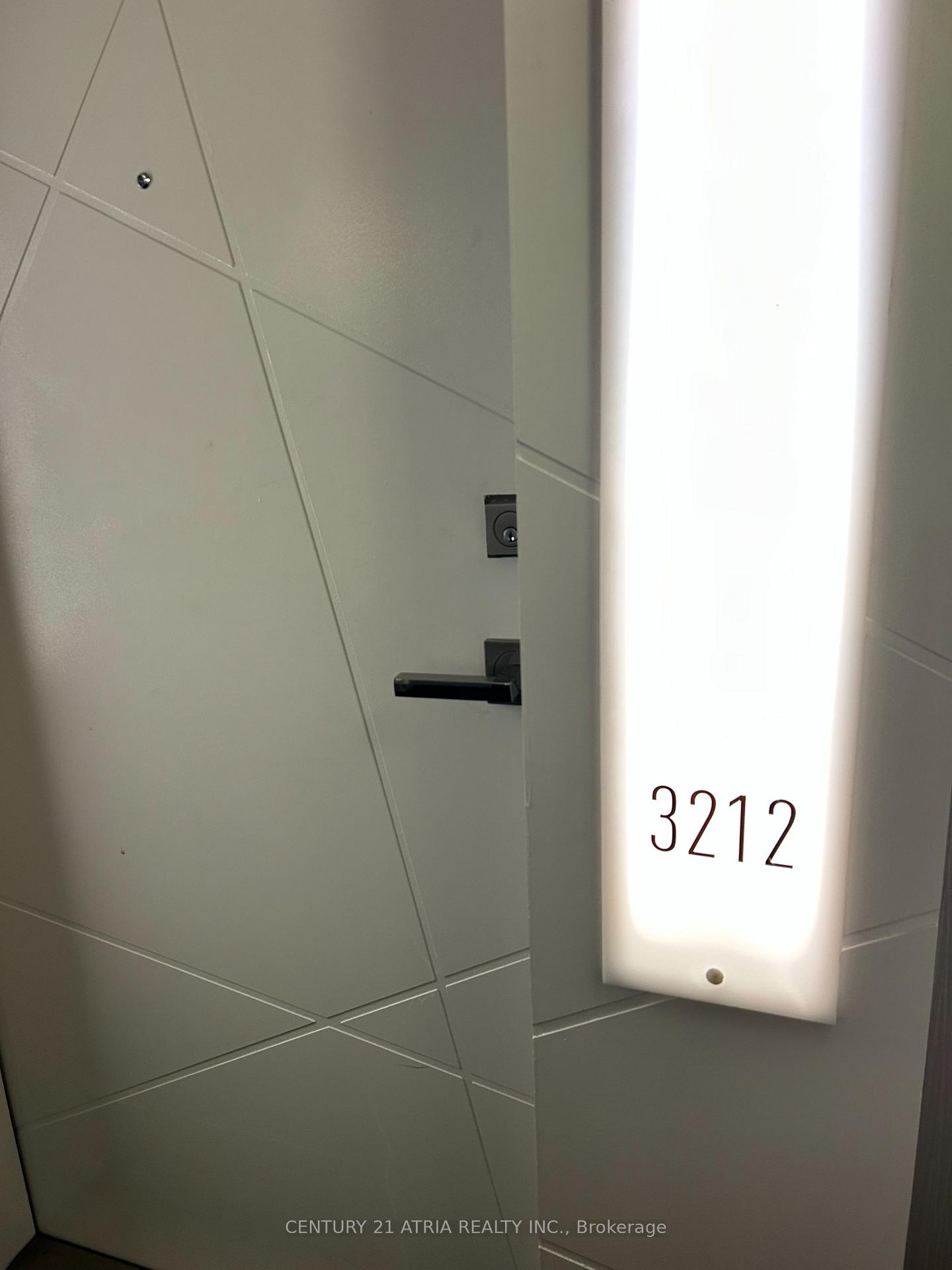 3212 - 14 York Street, Toronto C01, ON, exterior