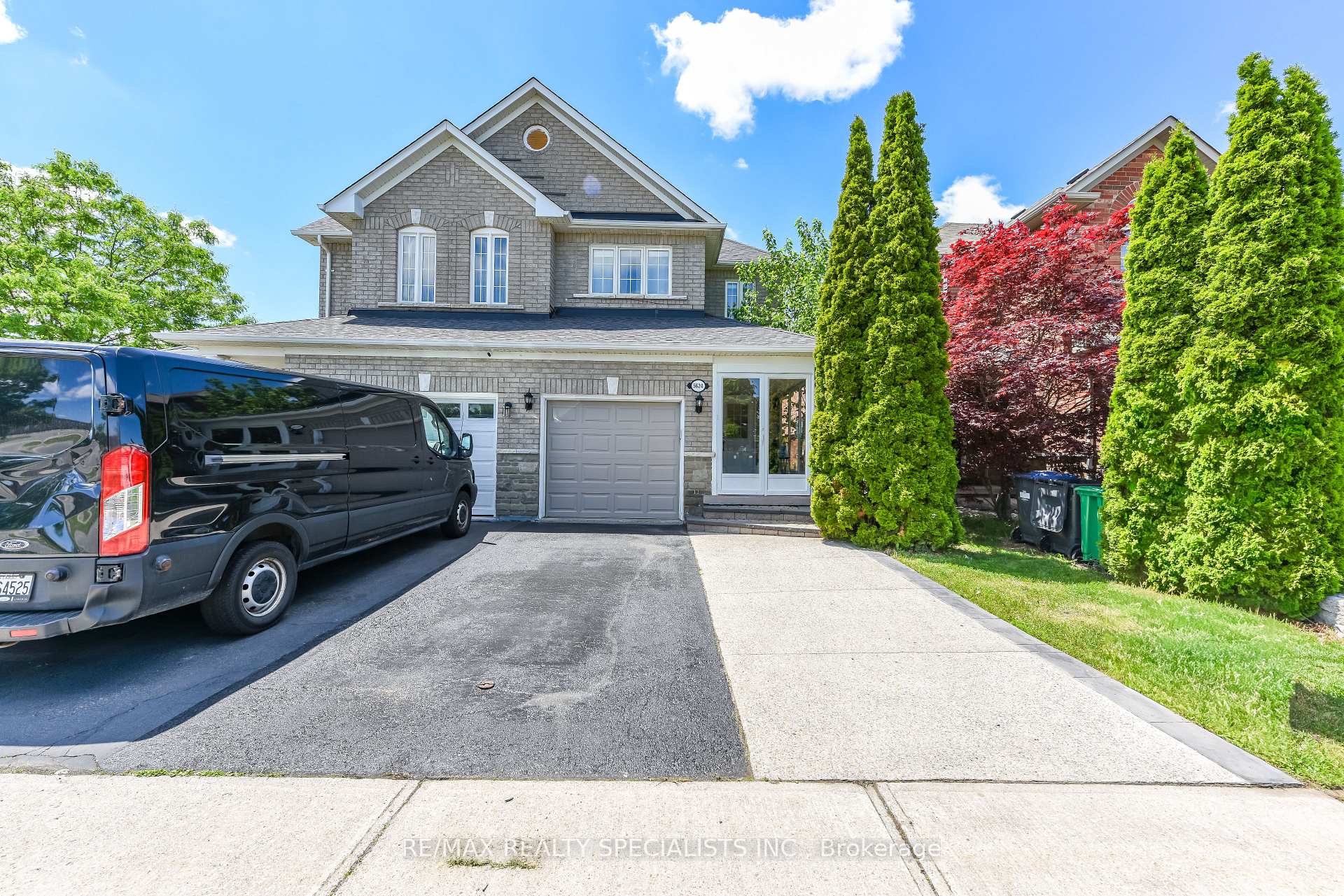 5624 Freshwater Drive, Mississauga, ON, exterior