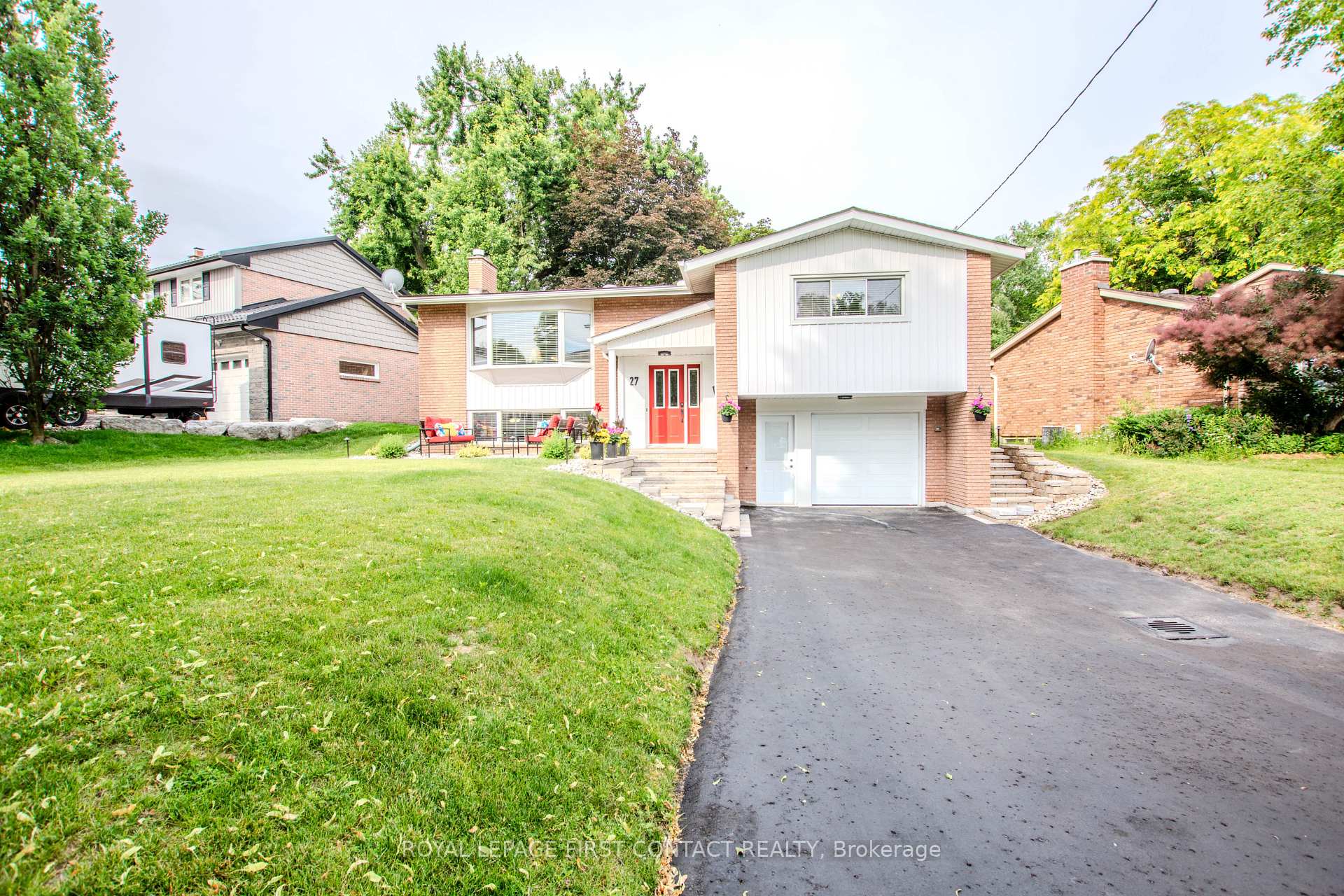 27 Tower Crescent, Barrie, ON, exterior