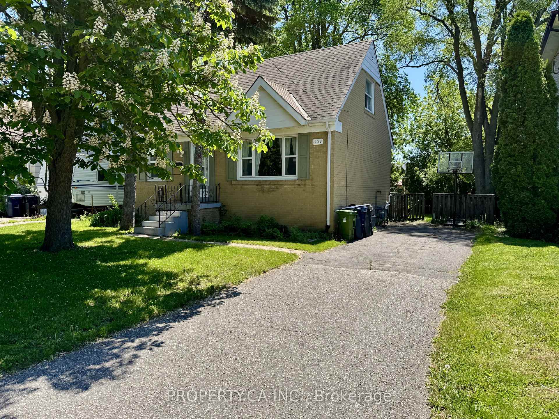 109 Pleasant Avenue, Toronto C07, ON, exterior