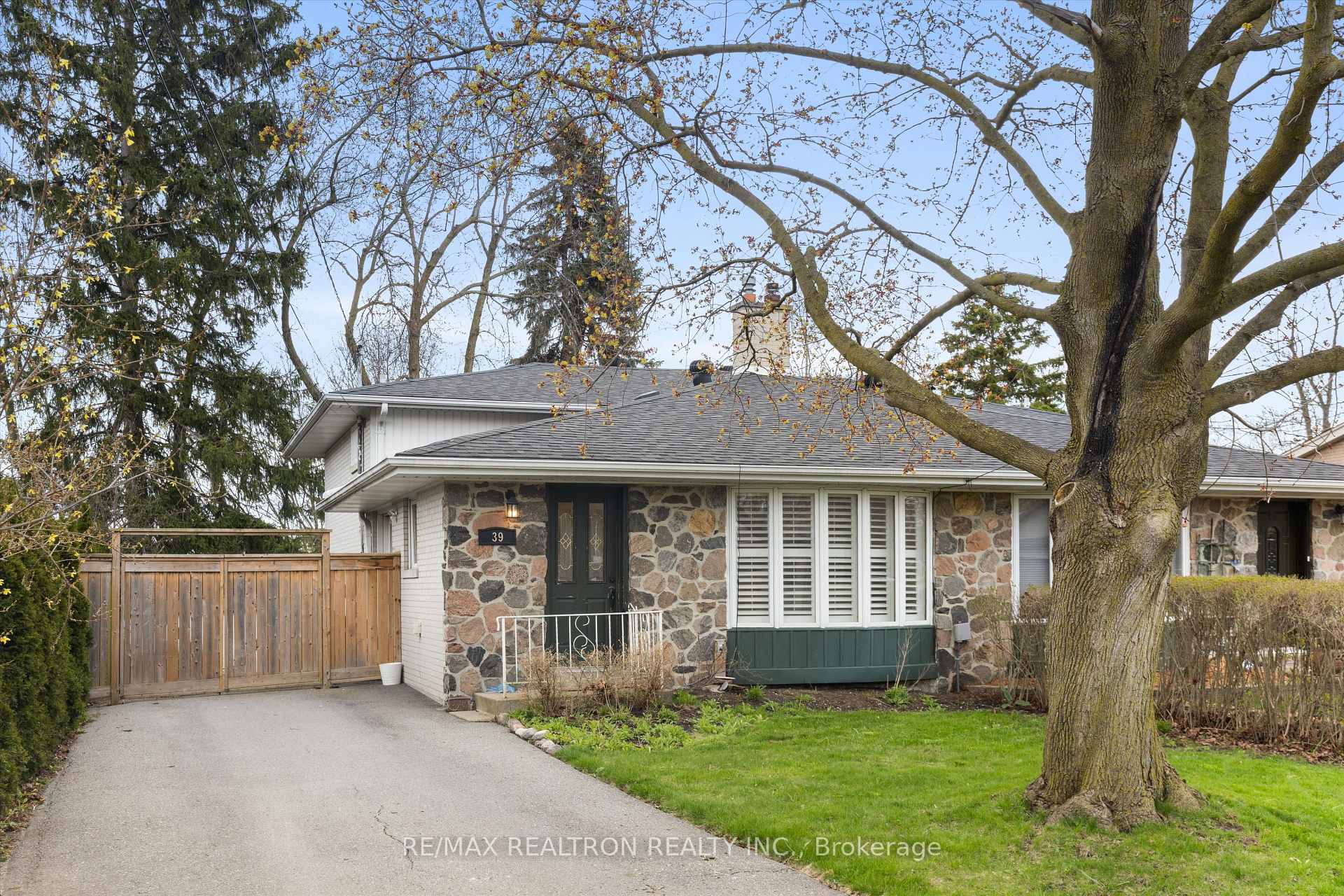 39 Jasper Drive, Aurora, ON, exterior